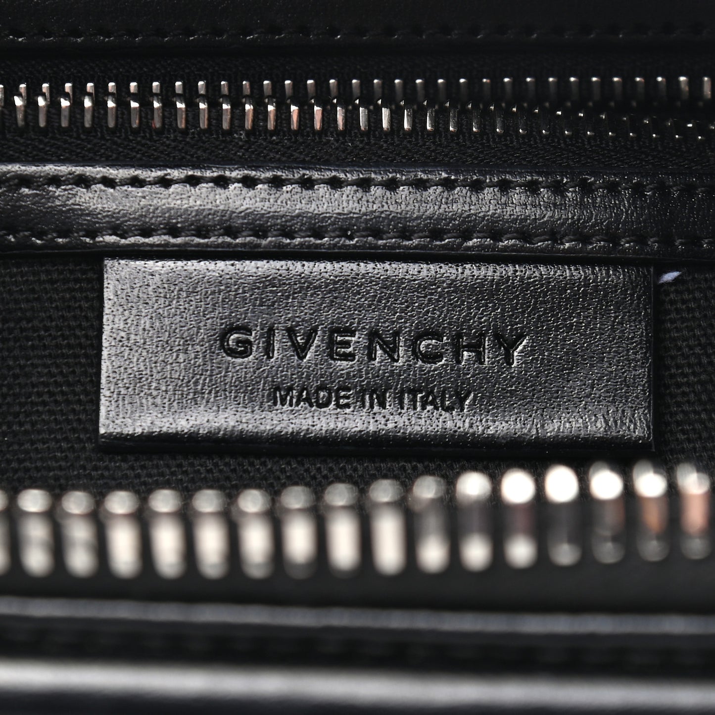 Shiny Lord Calfskin Small Antigona Black