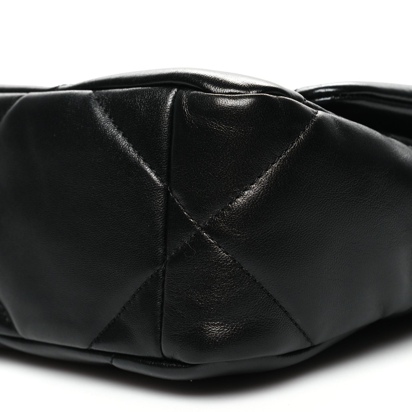 Lambskin Quilted Medium Chanel 19 Flap So Black