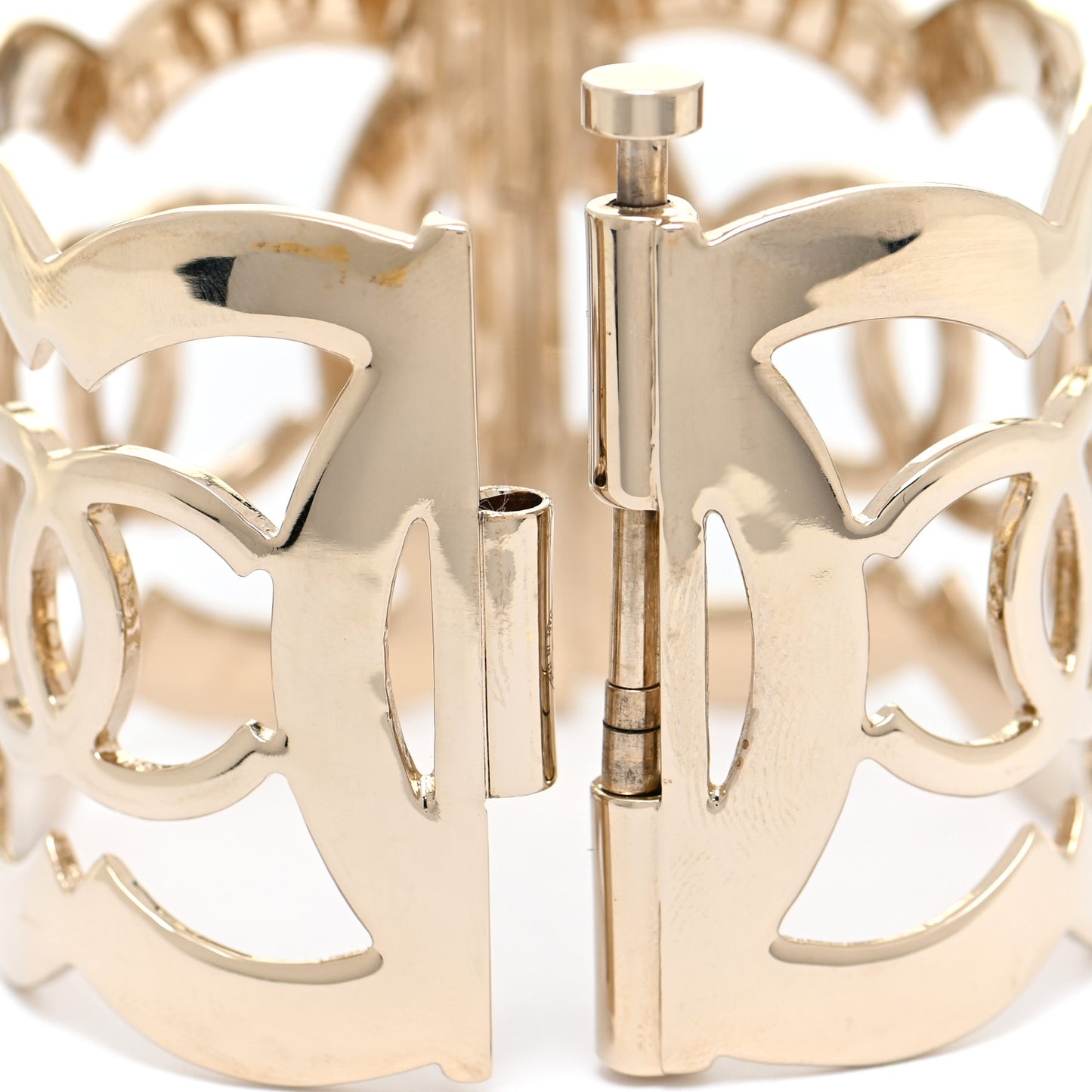 Metal CC Cuff Gold