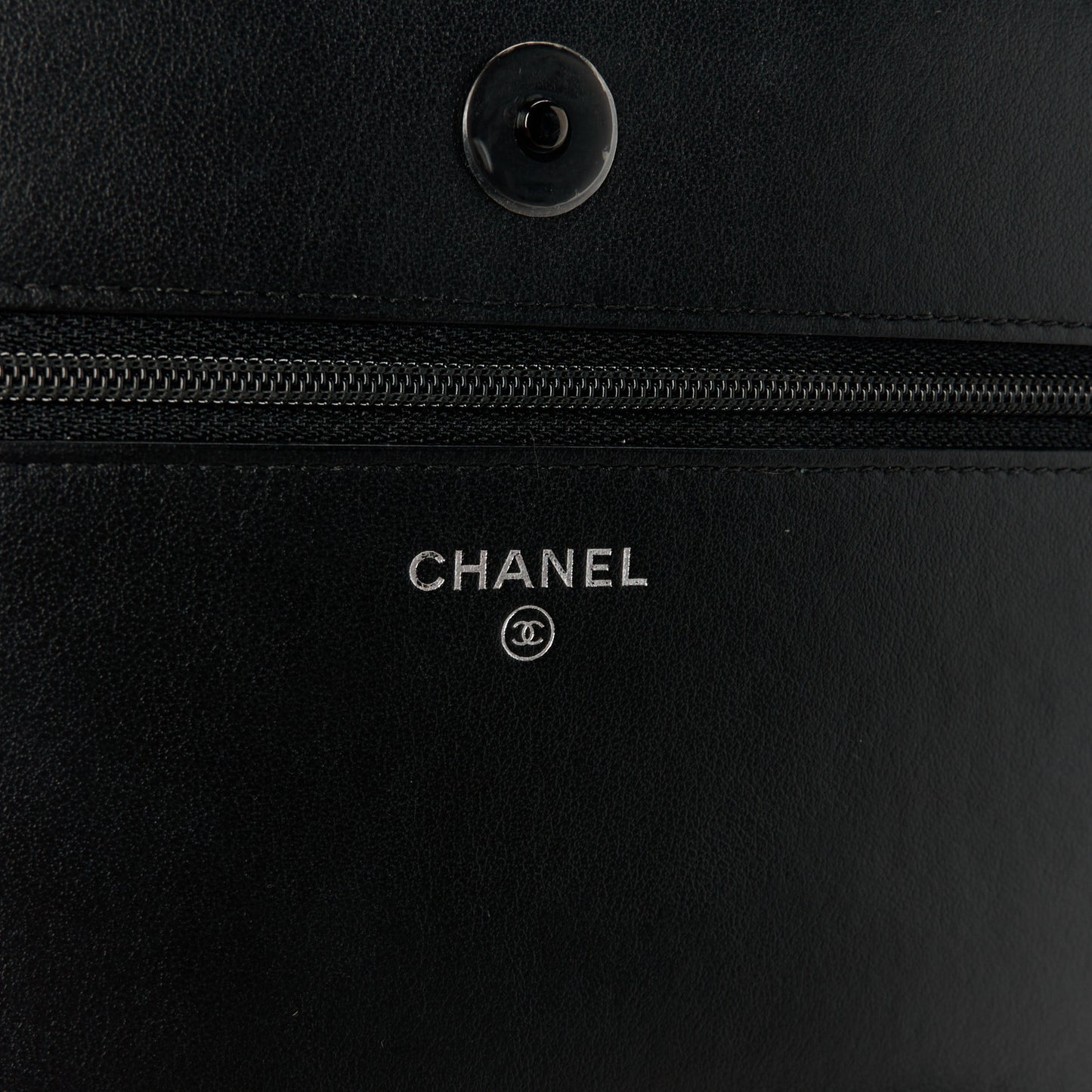 Aged Calfskin Chevron Quilted Gabrielle Wallet On Chain WOC Black