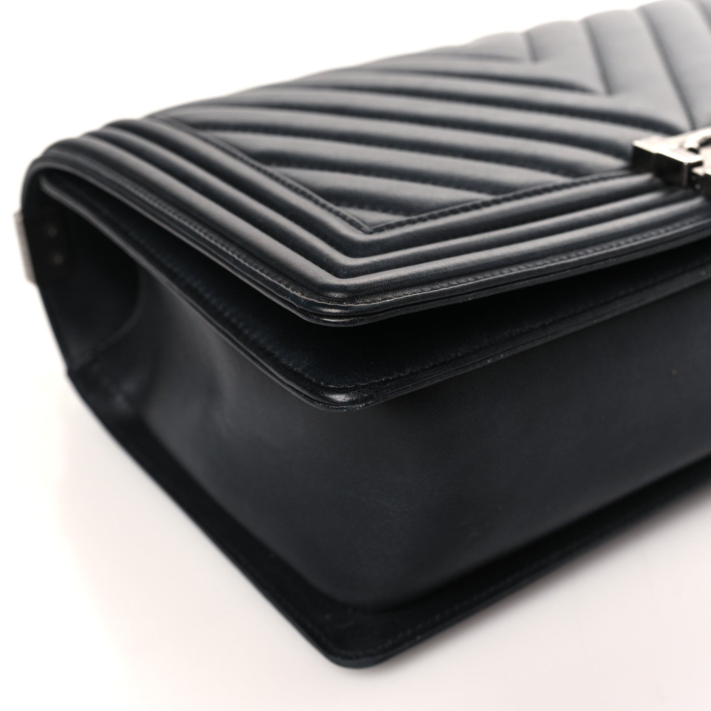 Calfskin Chevron Quilted New Medium Boy Flap Black