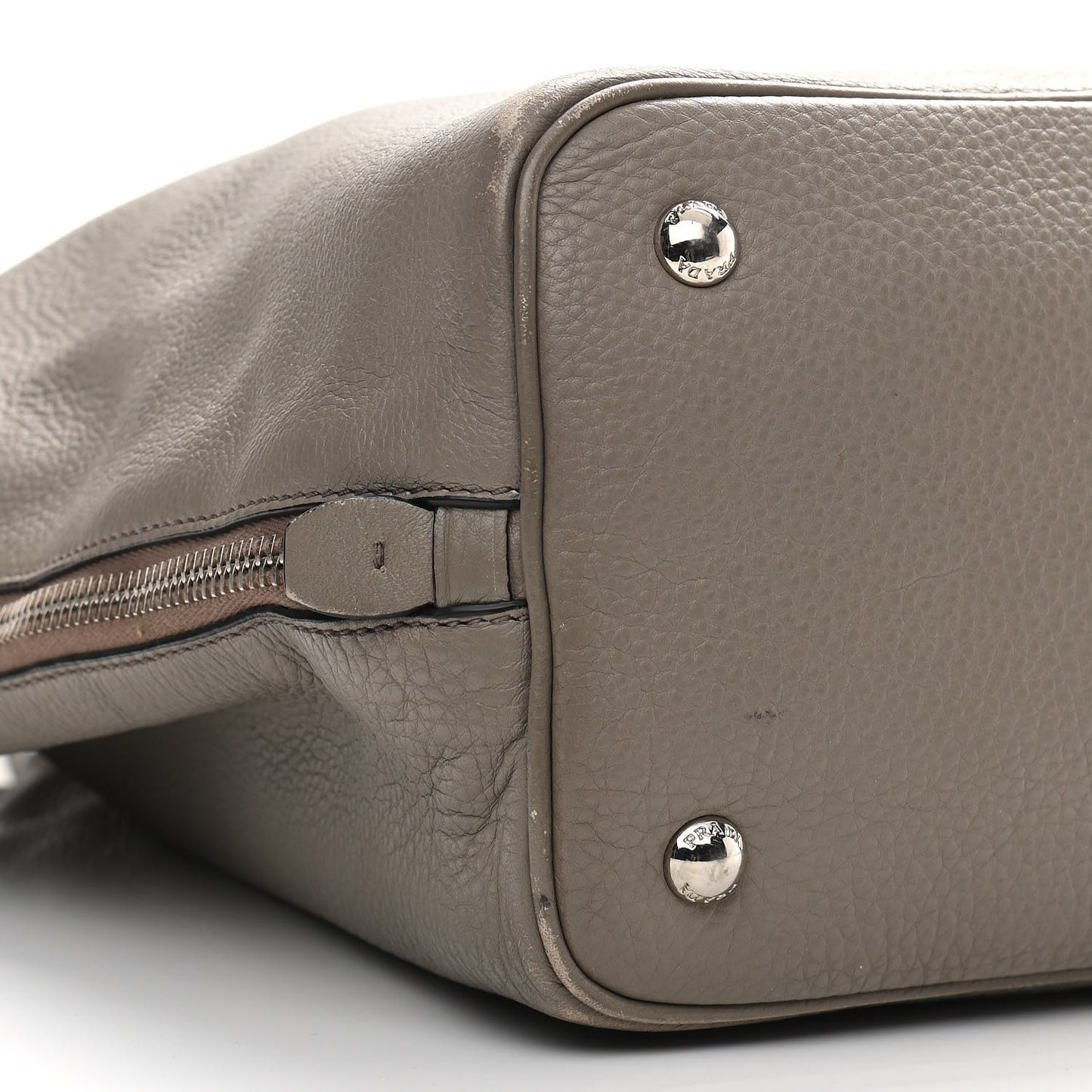 Vitello Daino Side Zip Tote Argilla