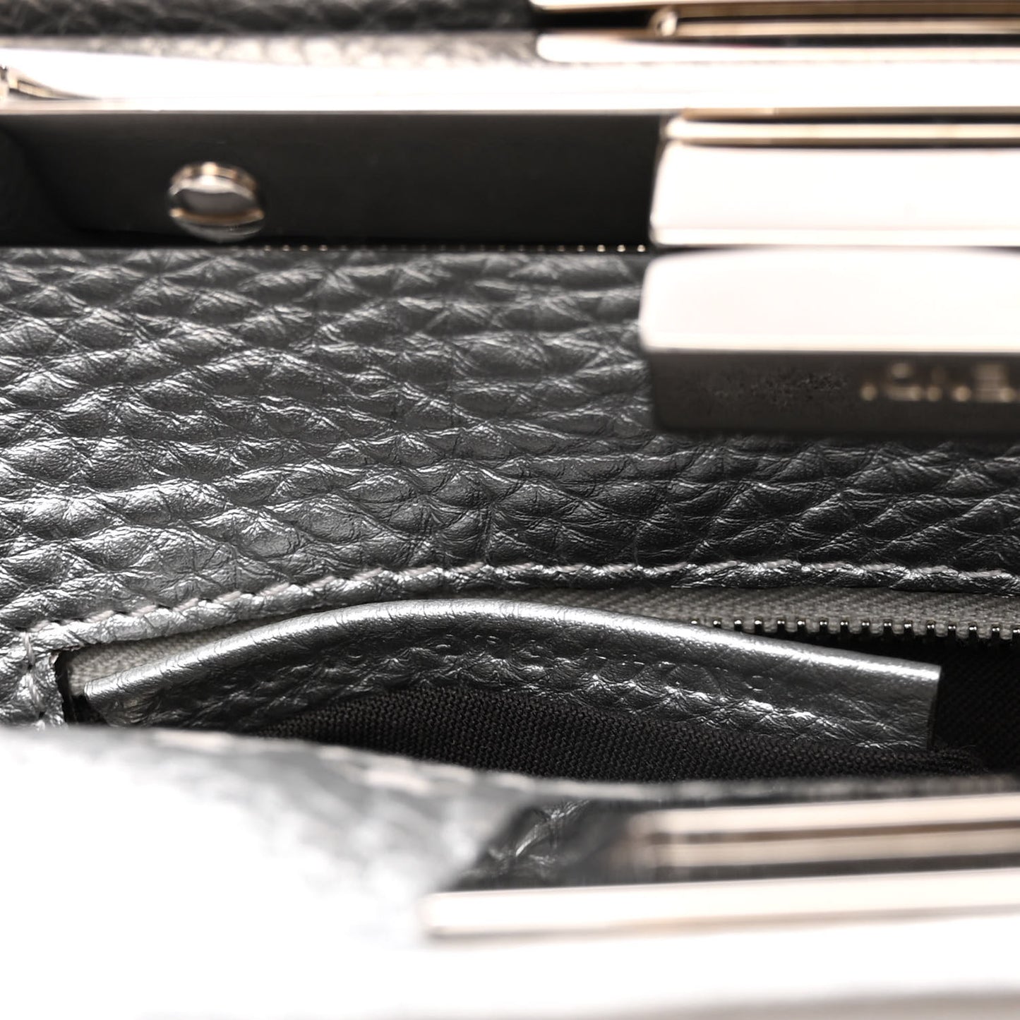 Cuoio Romano Lux Selleria Mini Peekaboo Iconic Satchel Argento