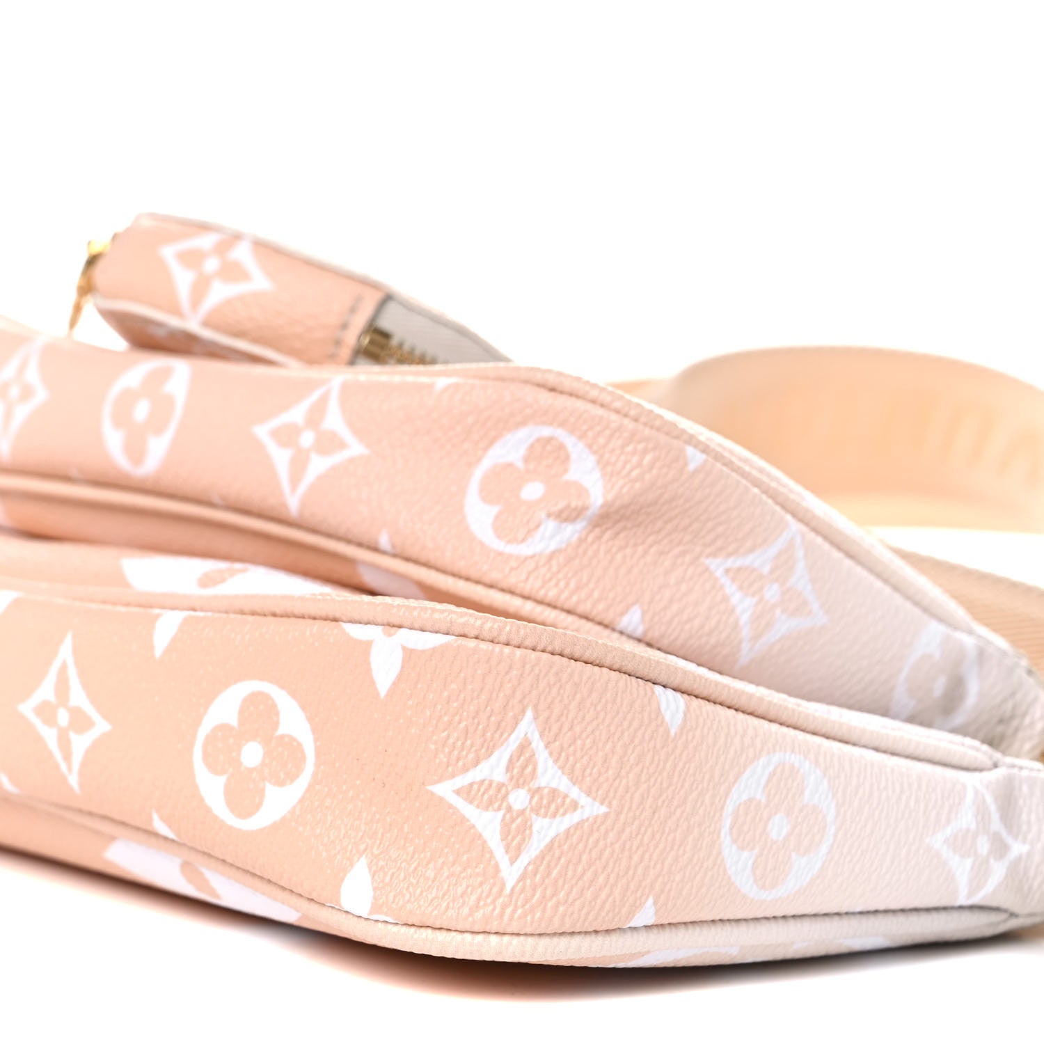 Louis Vuitton Monogram Giant By The Pool Multi Pochette Accessories Brume 10 of 18