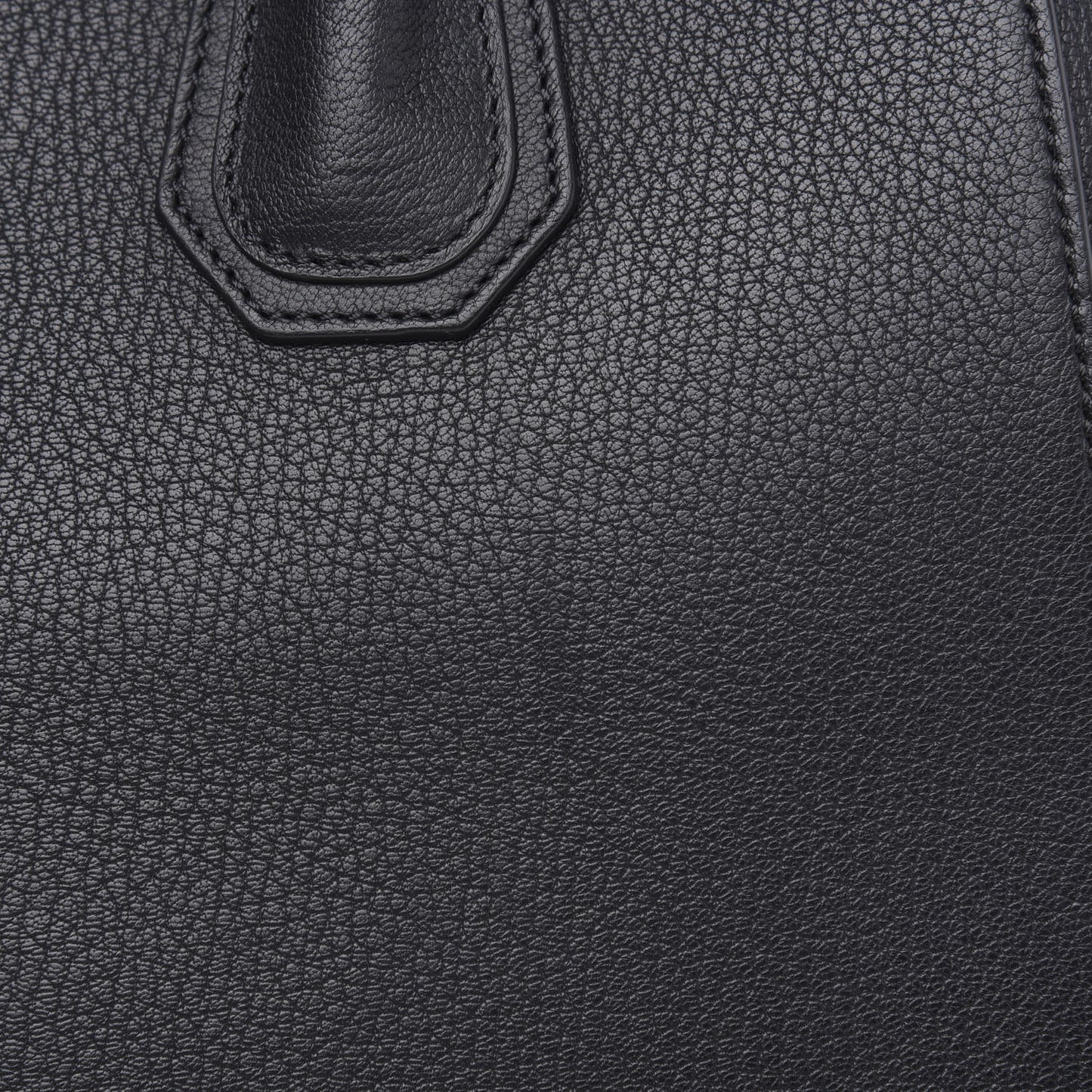 Sugar Goatskin Medium Antigona Black