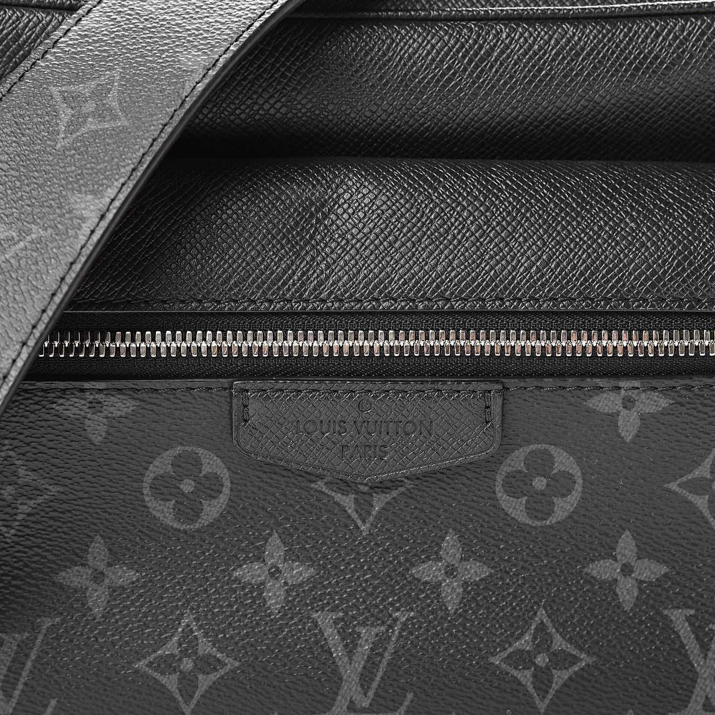 Taiga Monogram Eclipse Outdoor Messenger Black