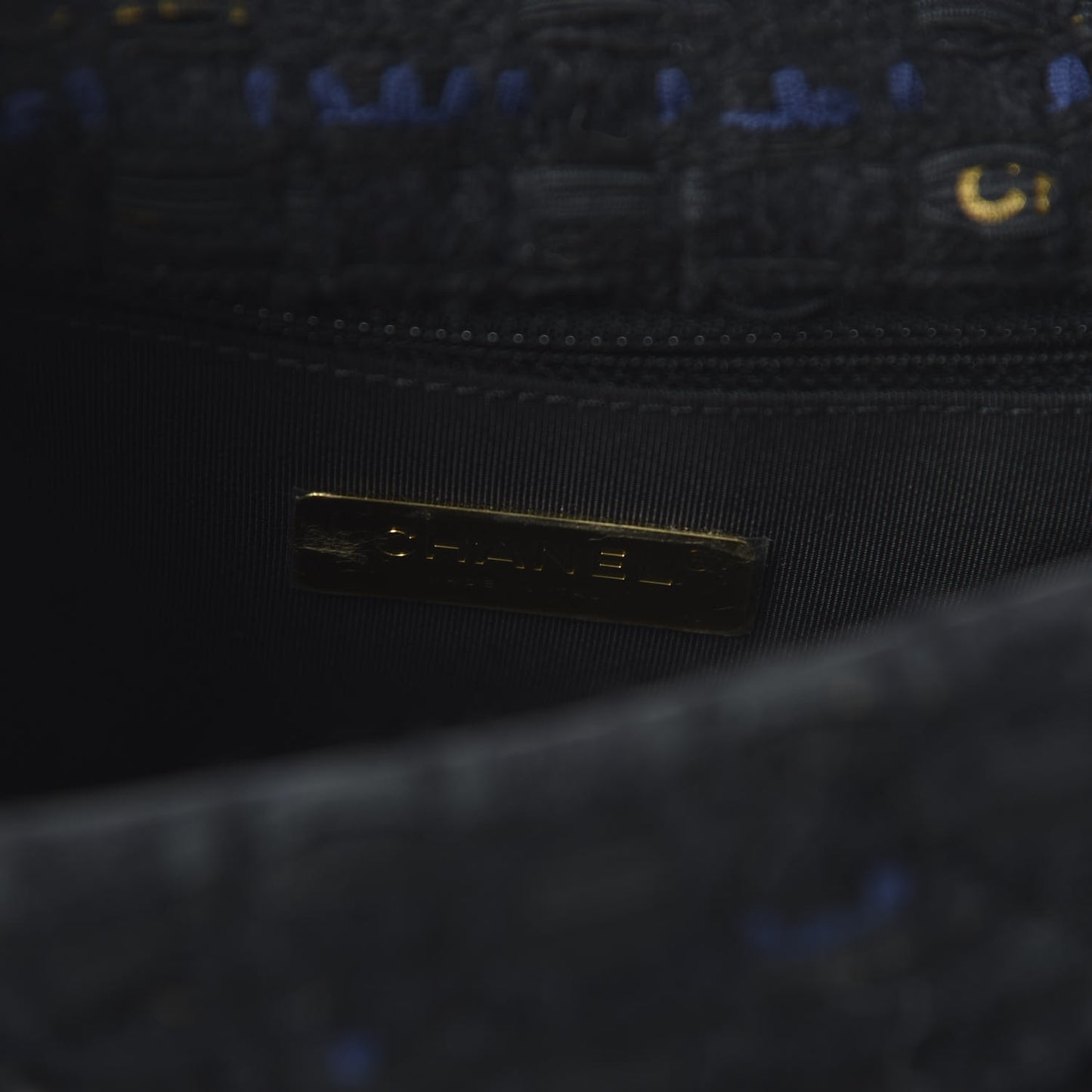 Tweed Quilted Medium 19 Flap Black Navy Gold
