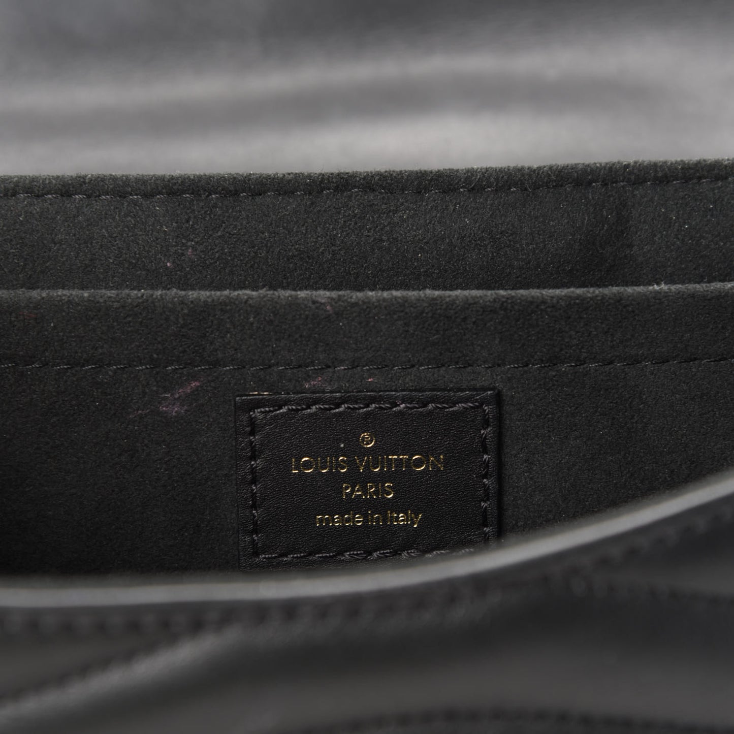 Calfskin Embroidered New Wave Chain MM Black