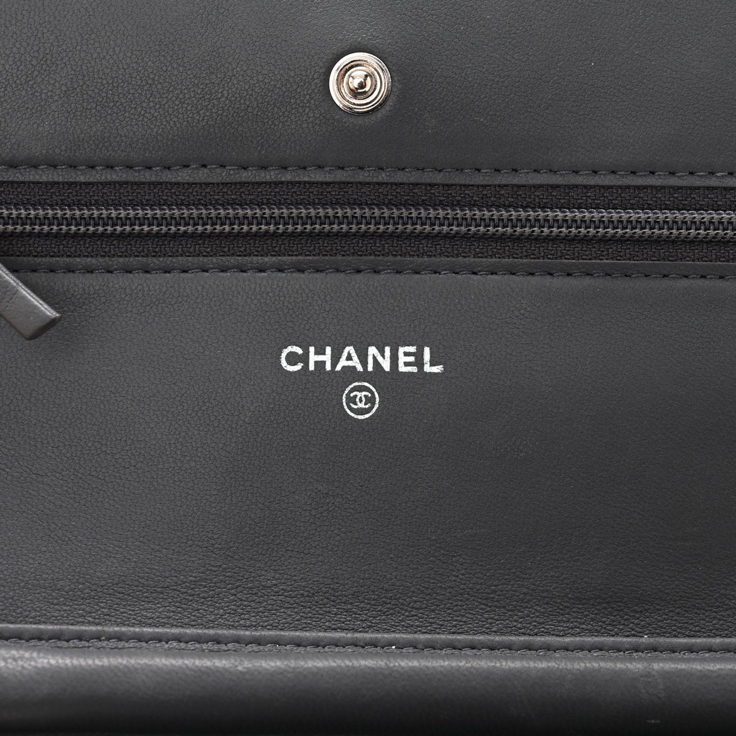 Patent Quilted Wallet On Chain WOC Grey