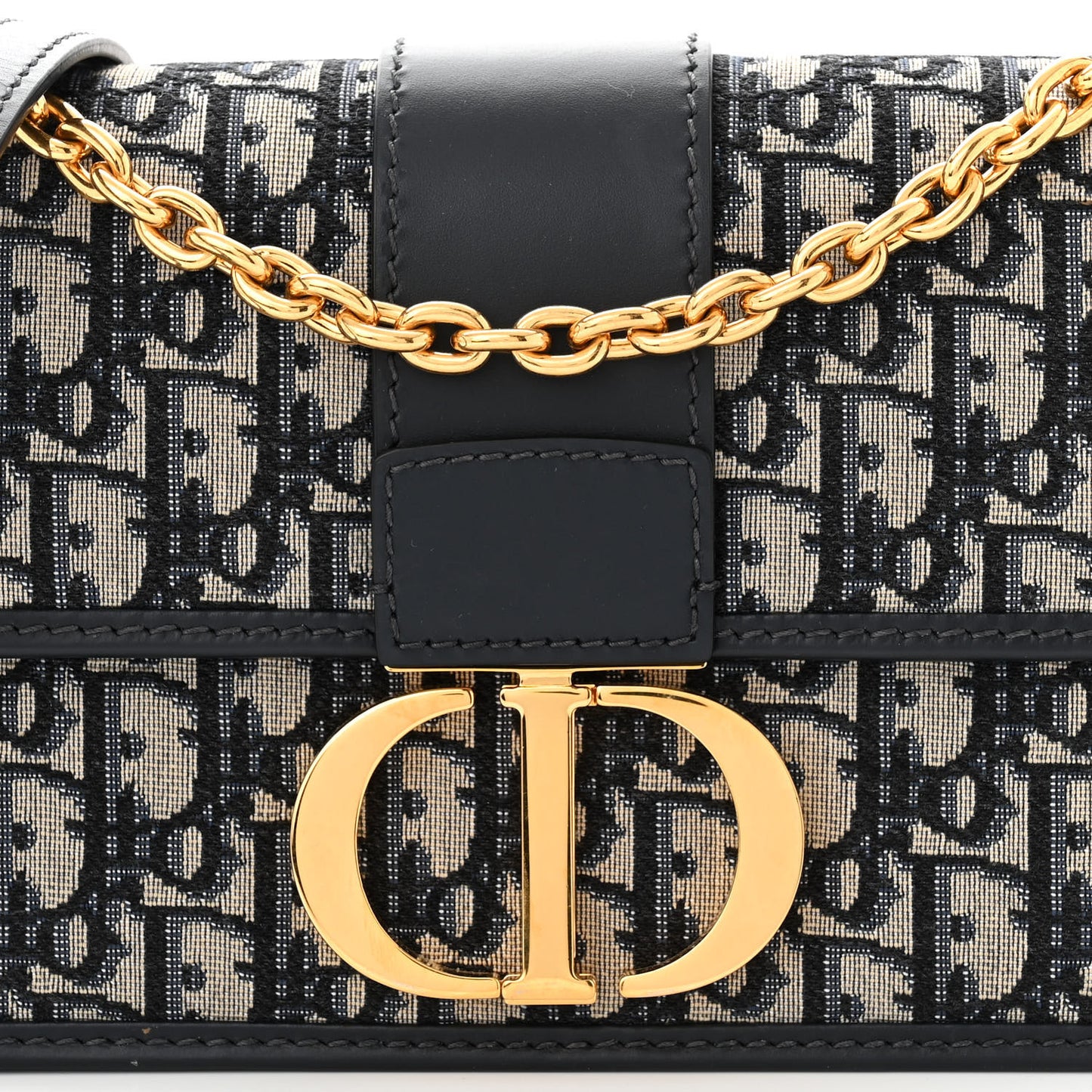 Oblique 30 Montaigne Chain Flap Bag Blue