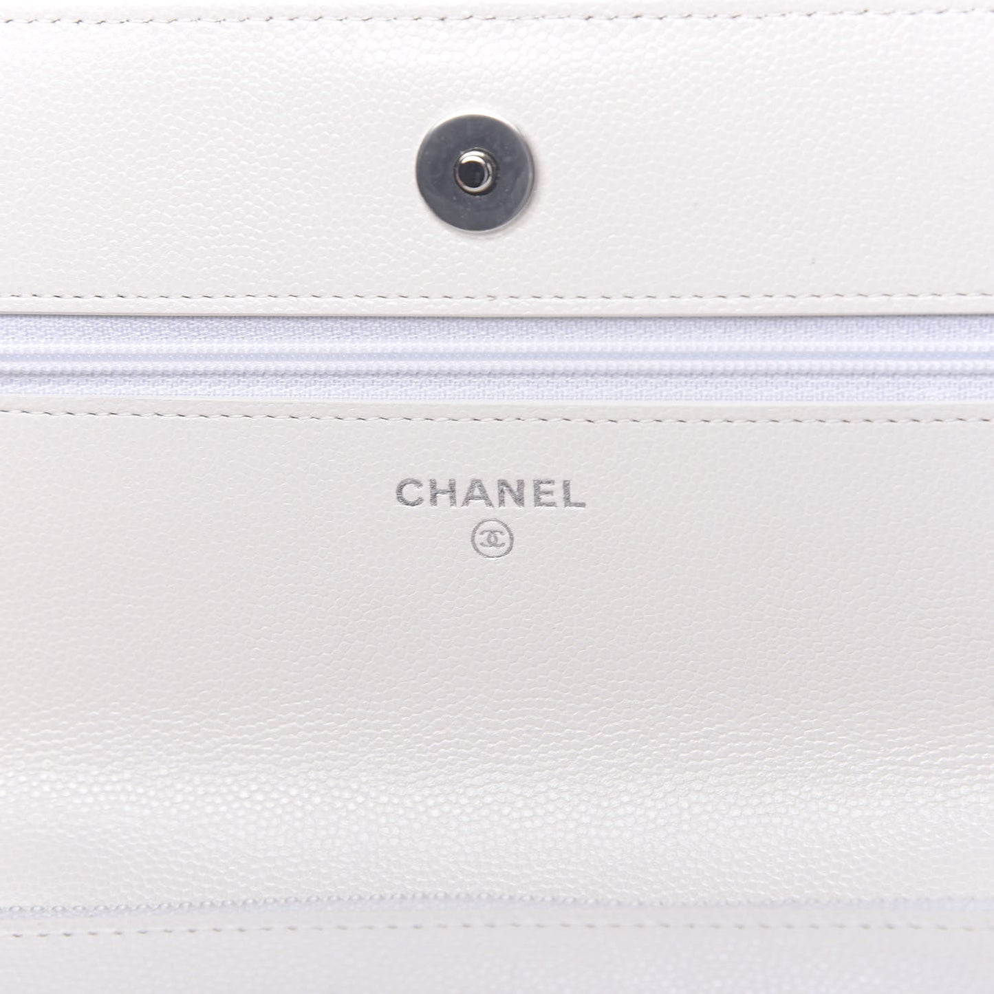 Caviar Quilted My Everything Wallet On Chain WOC White