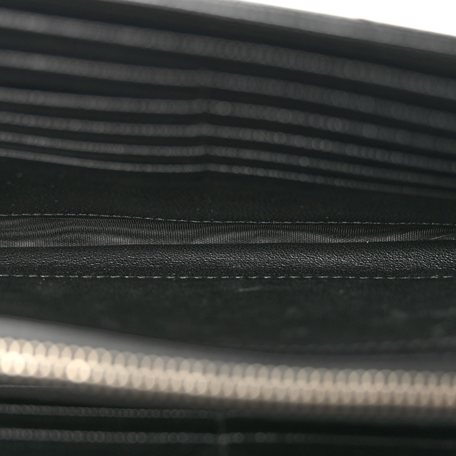 Saint Laurent Grain De Poudre Matelasse Chevron Monogram Chain Wallet Black 5 of 13