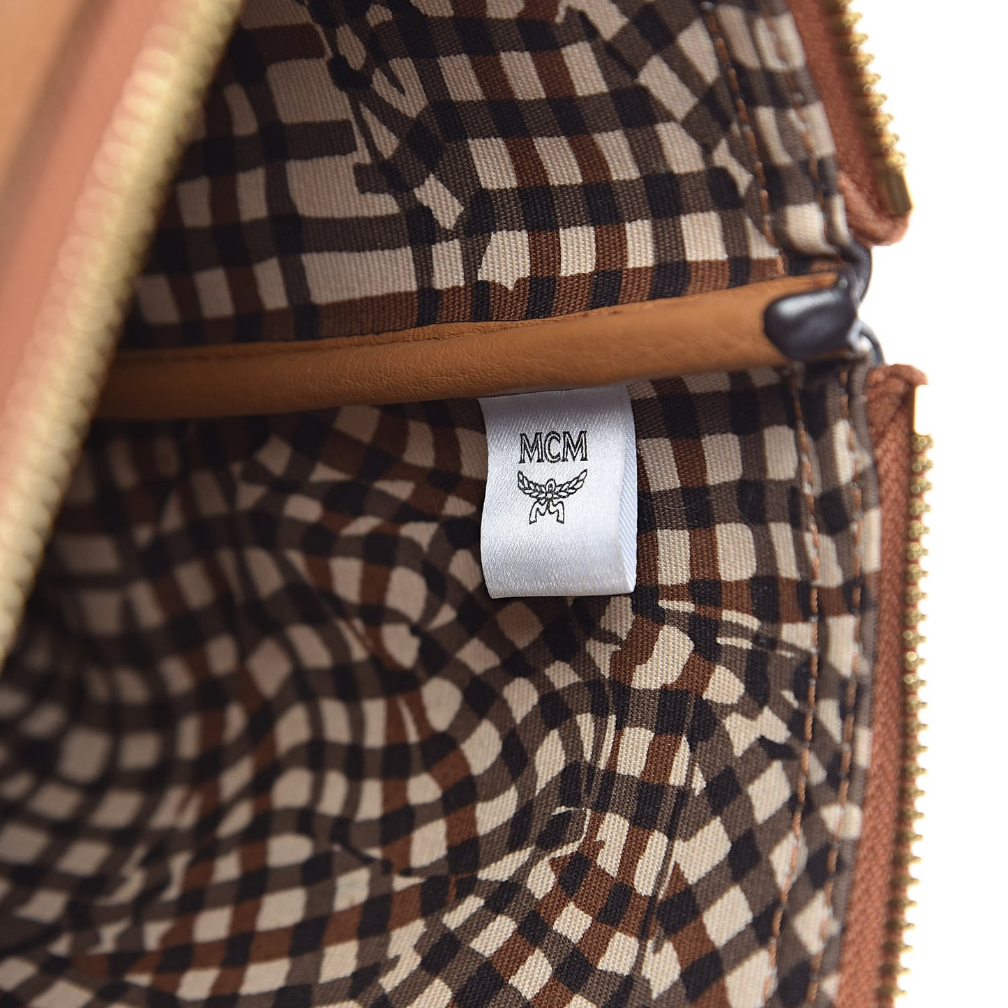 Visetos Medium Stark Wristlet Pouch Cognac