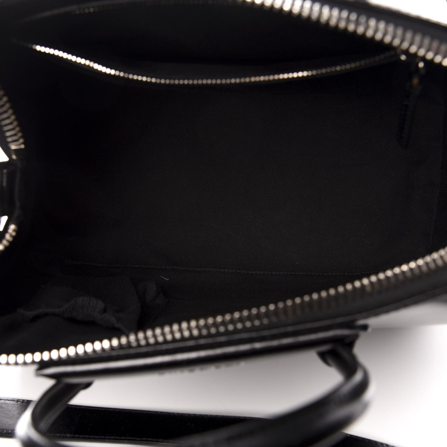 Shiny Lord Calfskin Medium Antigona Black