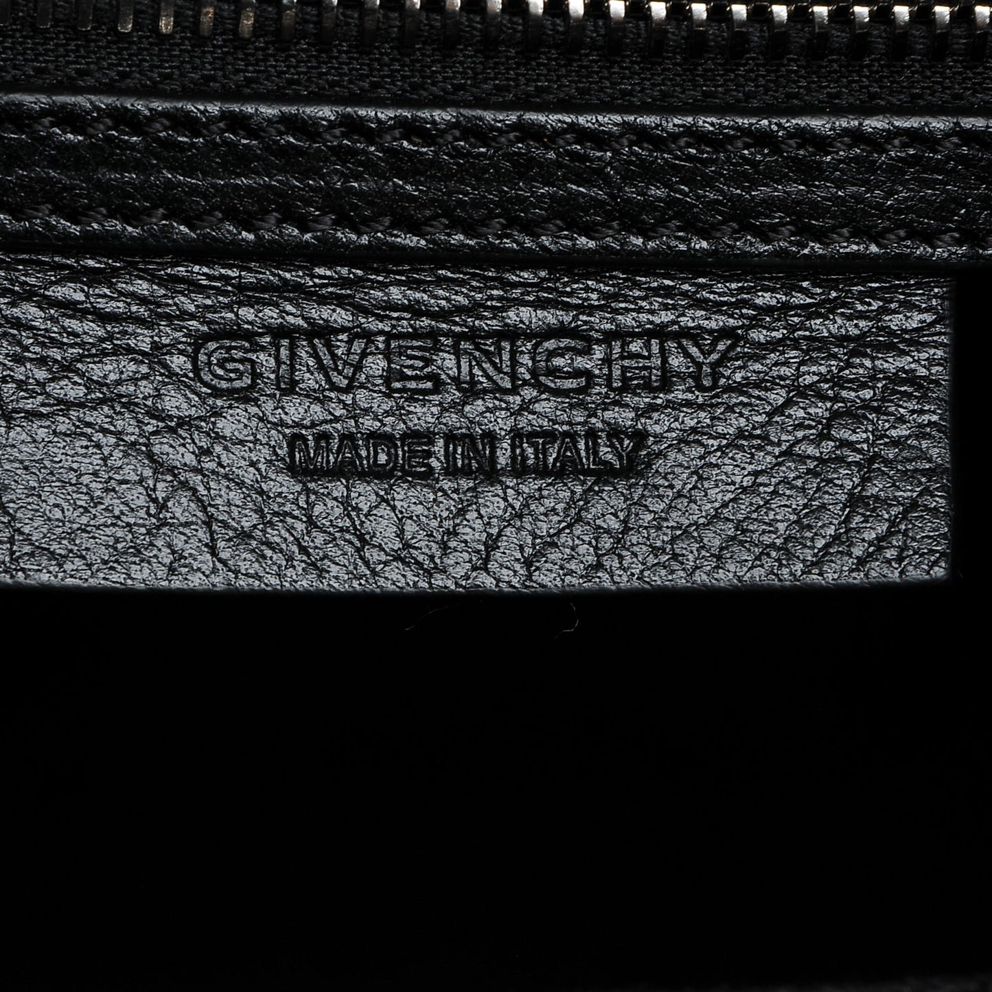 Sugar Goatskin Medium Antigona Black