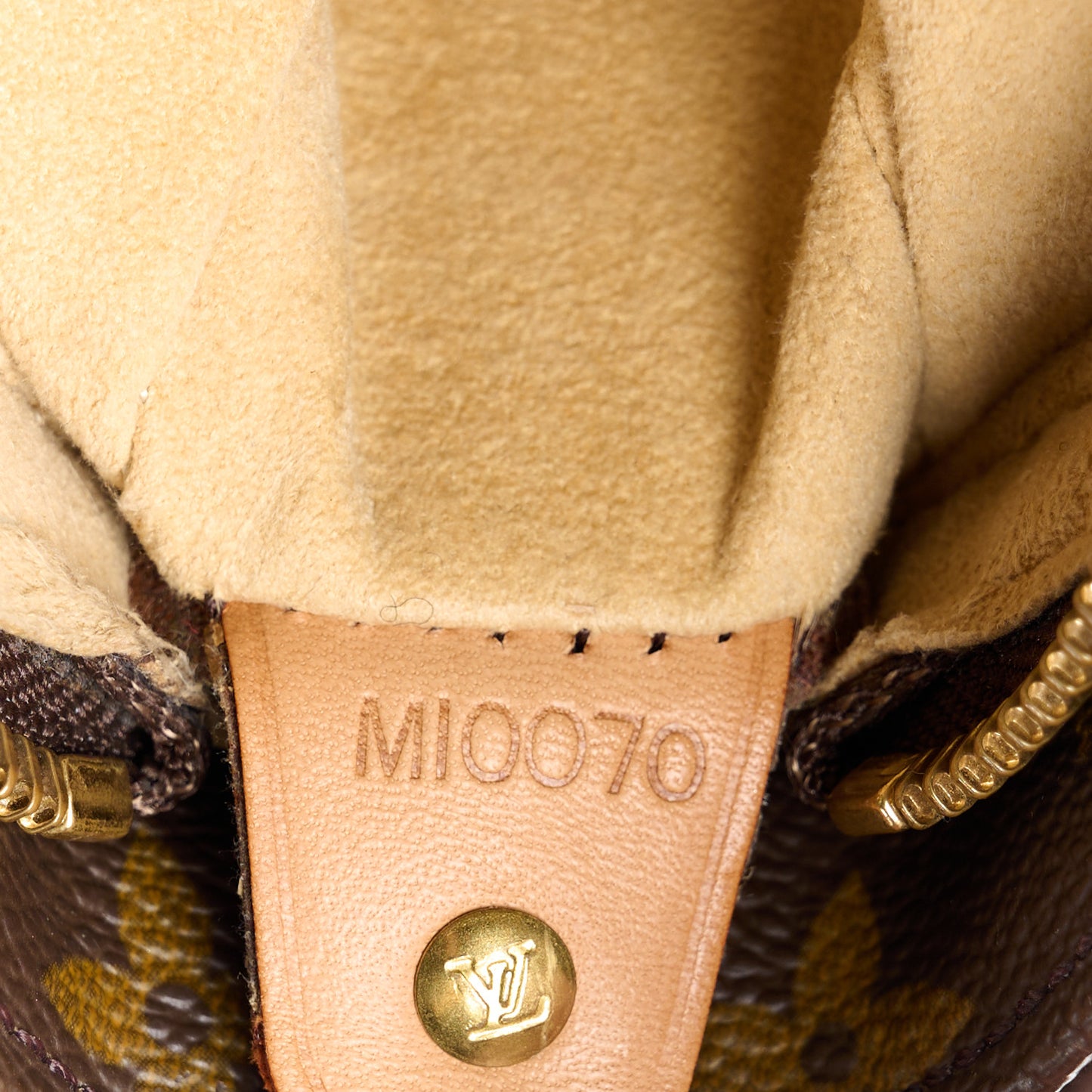 LOUIS VUITTON Monogram Looping GM