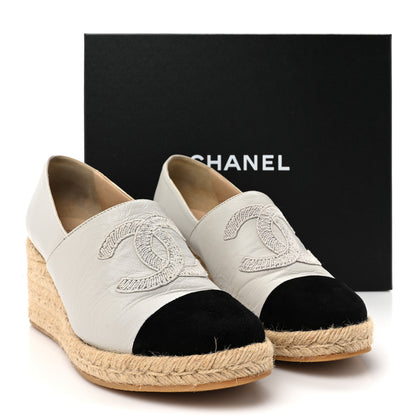 Chanel Lambskin Suede CC Espadrille Wedges 41 White Black 14 of 14