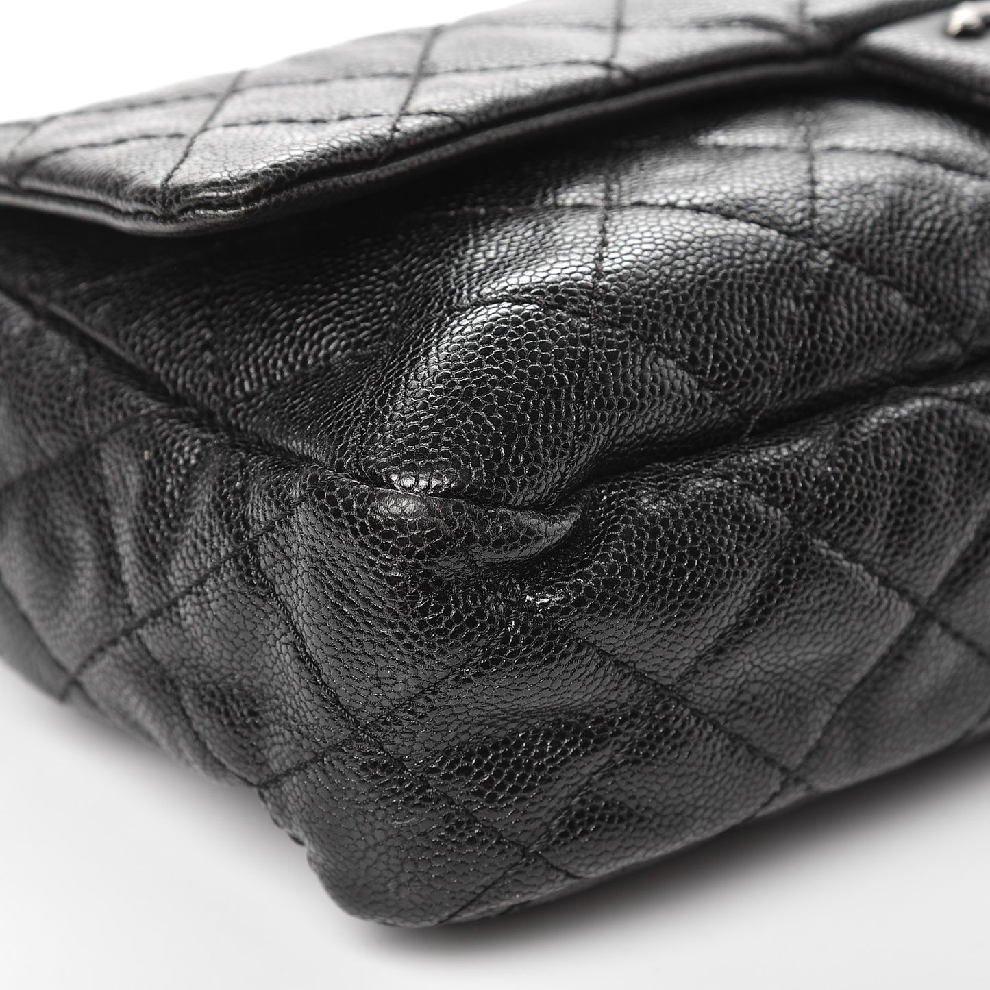 Iridescent Caviar Quilted Large Chic Flap Black