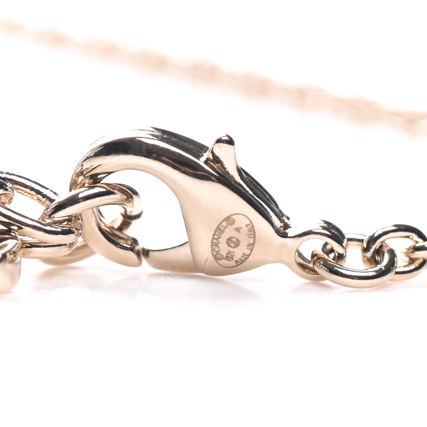 Pearl Logo Necklace Gold