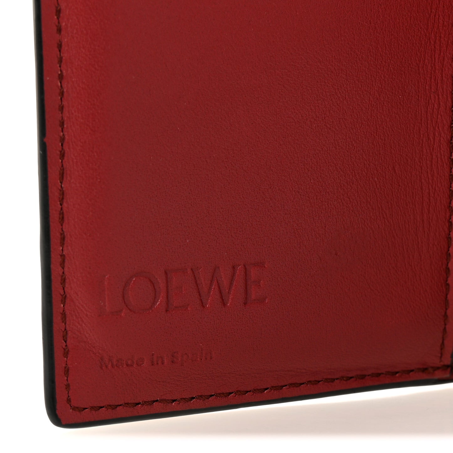 Grained Calfskin Anagram Embossed Slim Zip Bi-Fold Wallet Caramel Pecan