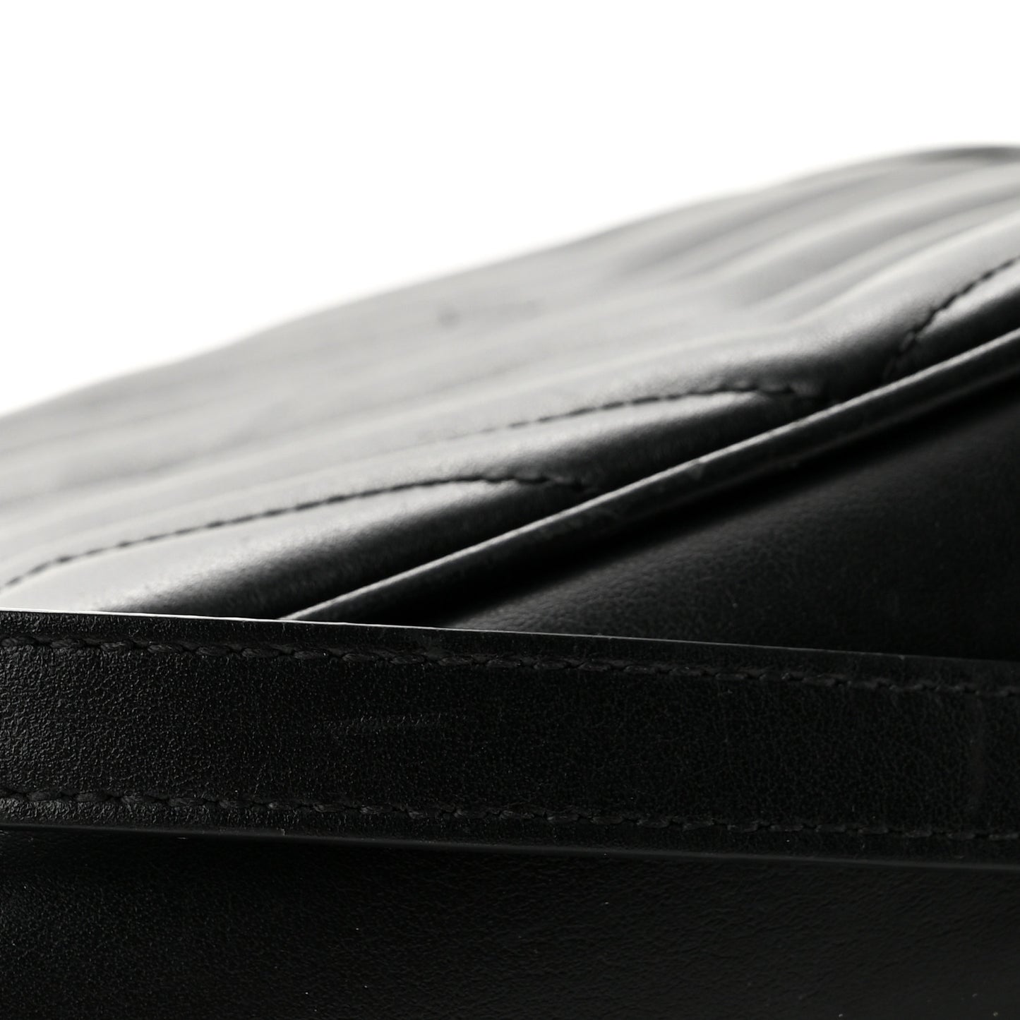 Calfskin Matelasse Monochrome Small GG Marmont Chain Shoulder Bag Black