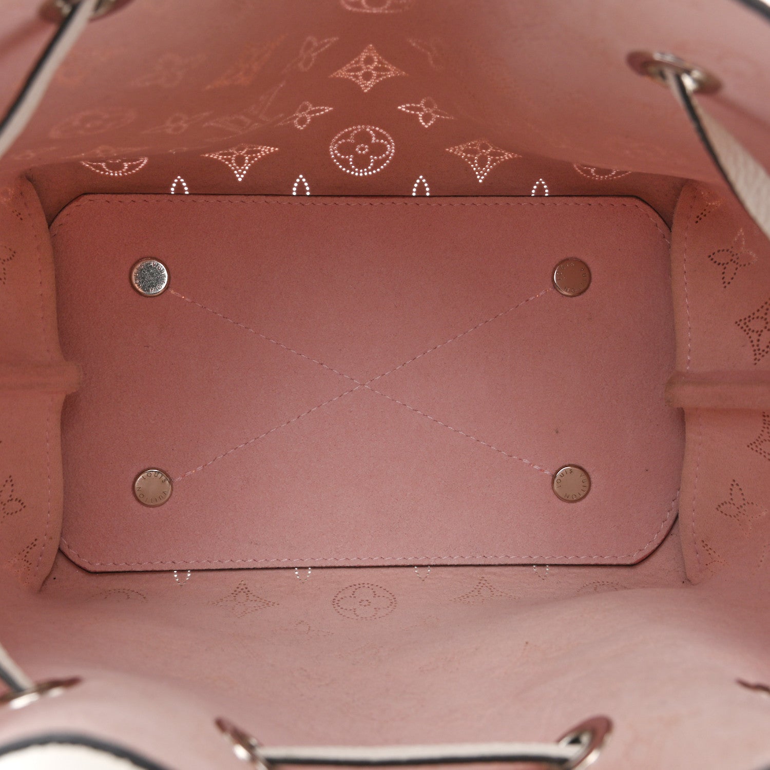 Louis Vuitton Mahina Bella Snow White 4 of 9