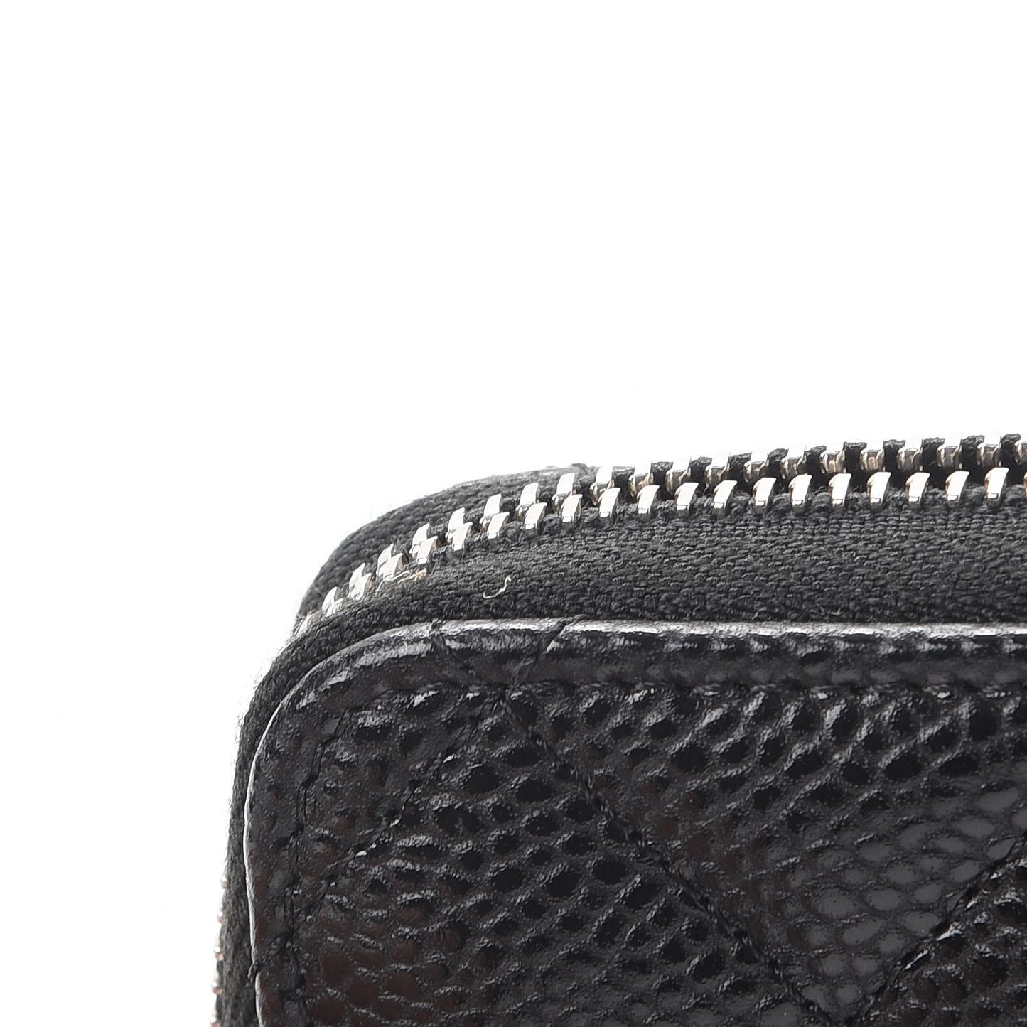 Caviar Quilted Medium Zip Around Wallet Black