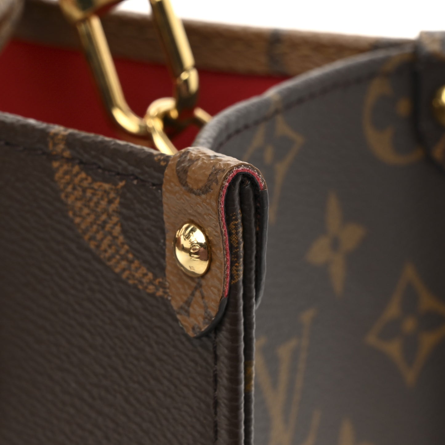 Reverse Monogram Giant Onthego PM