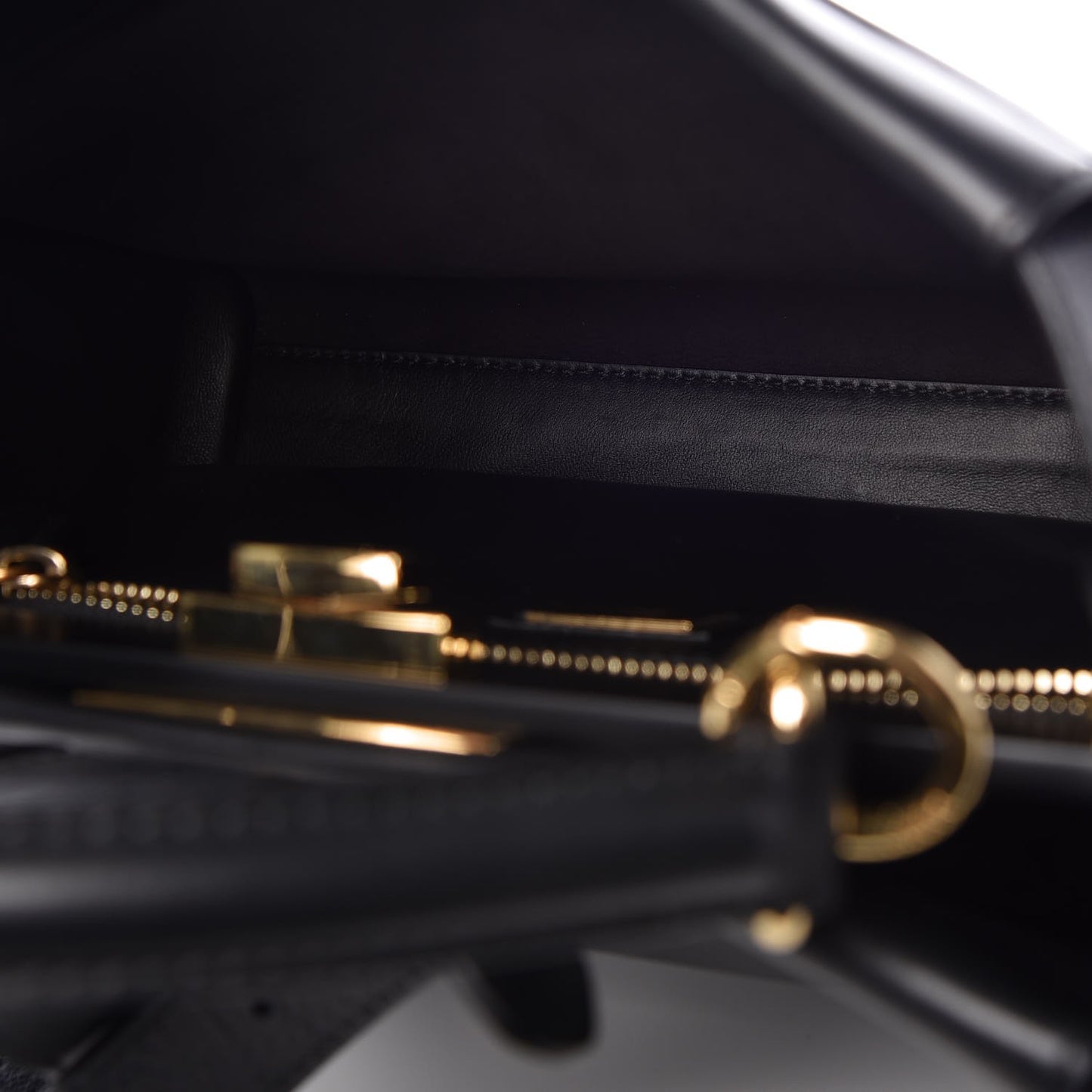 Vitello Seta Shiny Nappa Medium Peekaboo Iconic Satchel Black