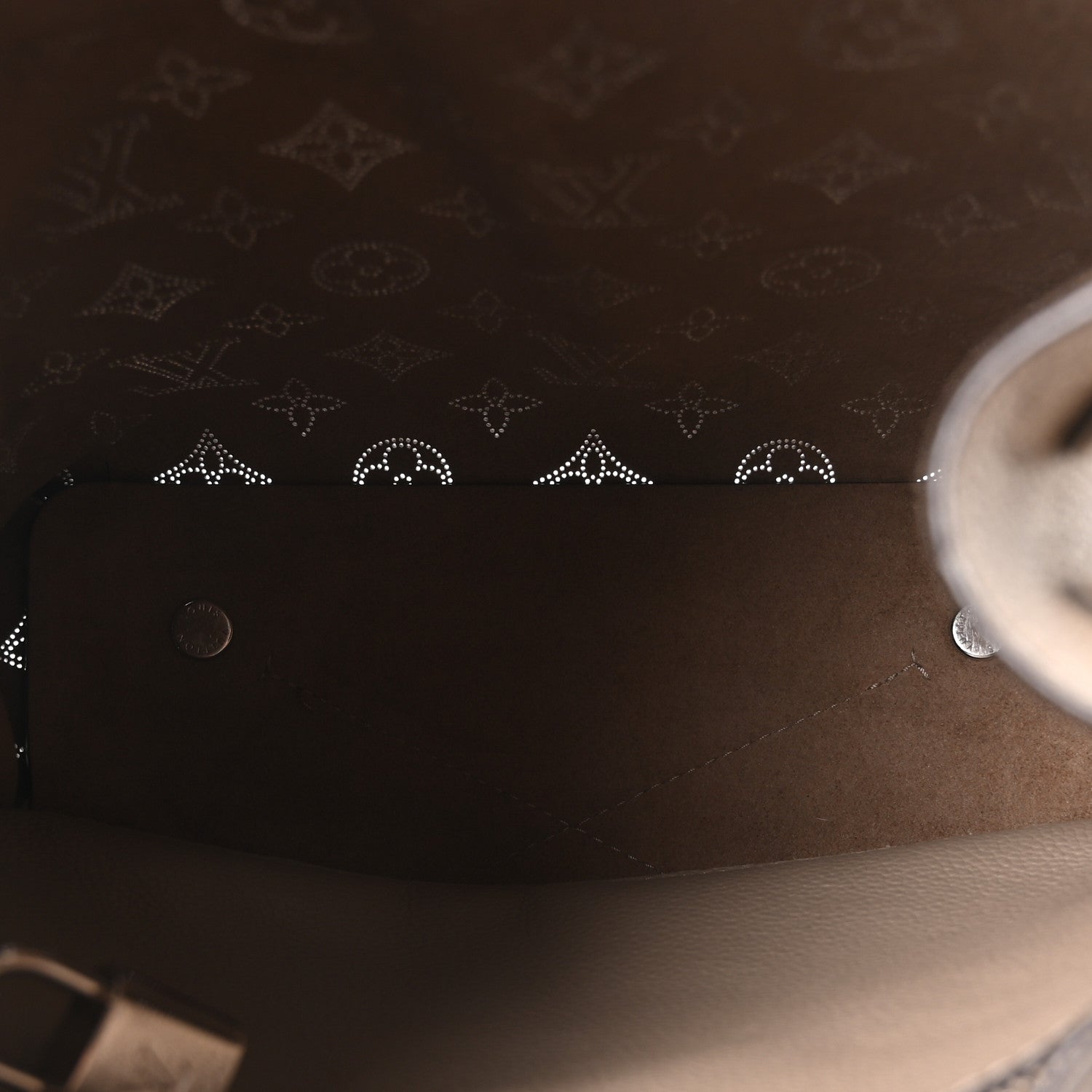Louis Vuitton Mahina Muria Galet 4 of 8