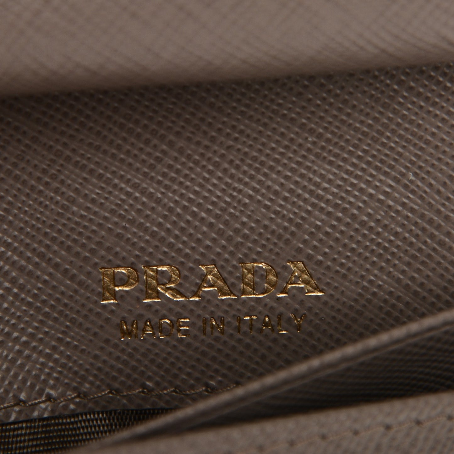 Saffiano Metal Compact Wallet Argilla