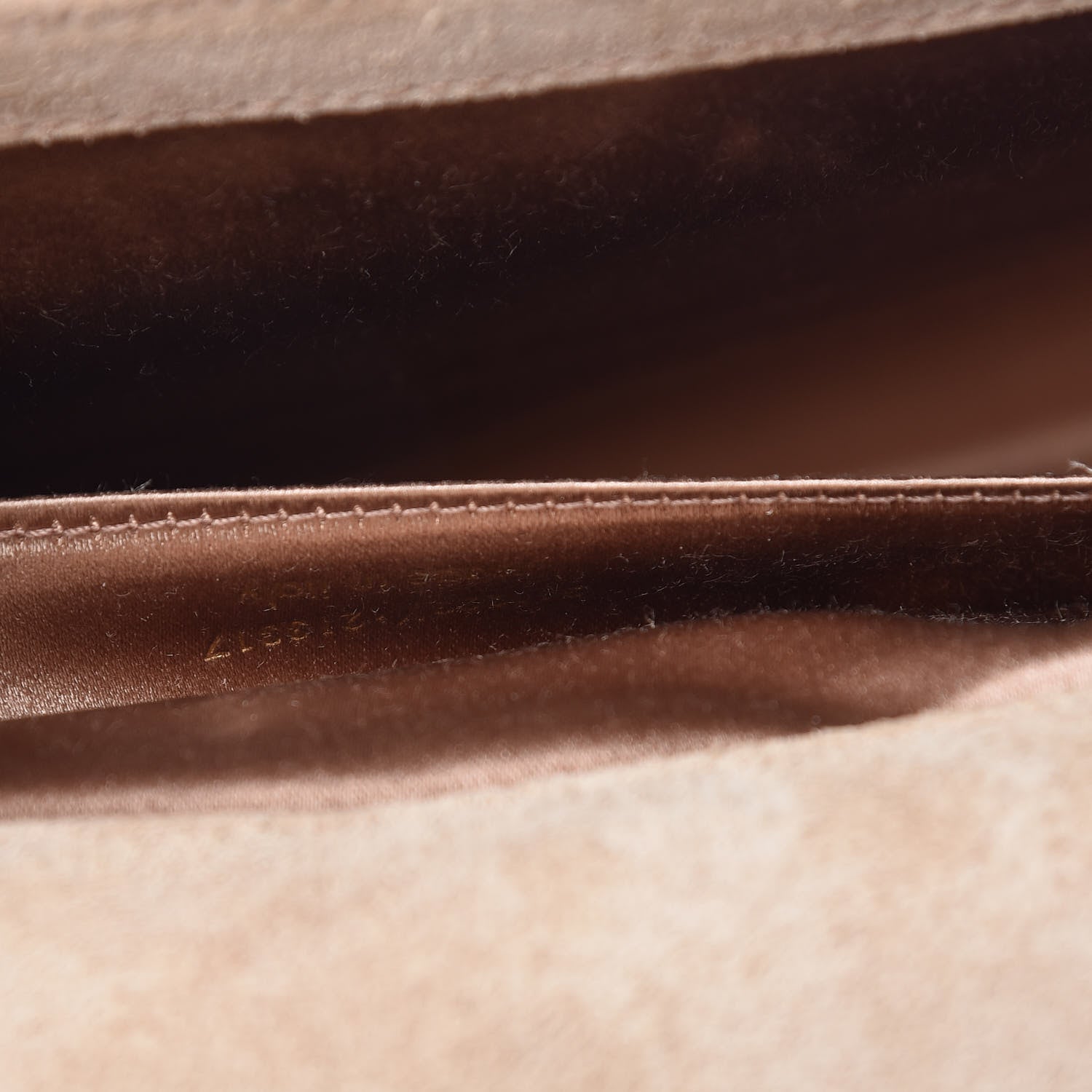Saint Laurent Patent Calfskin Monogram Large Belle De Jour Clutch Chair 7 of 11