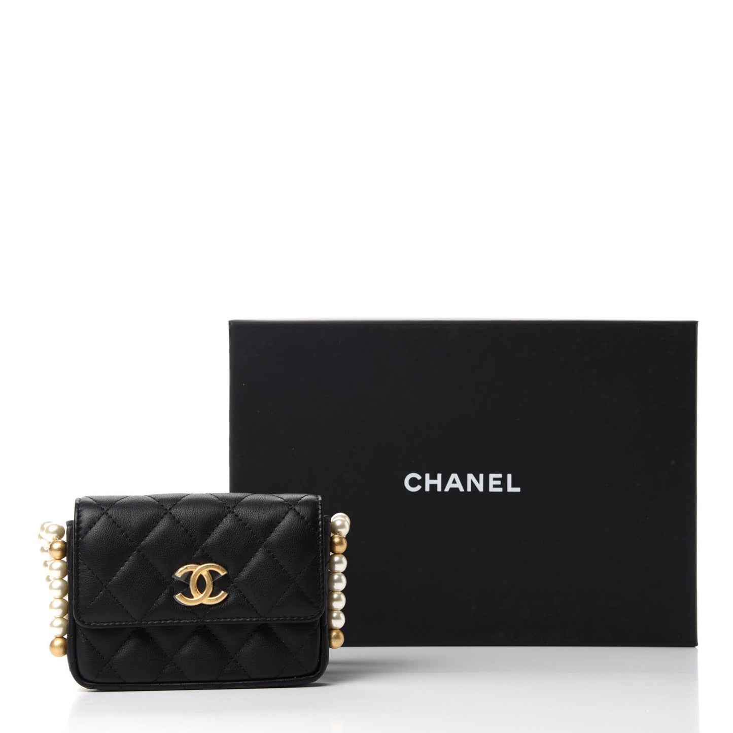 Calfskin Quilted About Pearls Card Holder Flap With Chain Black