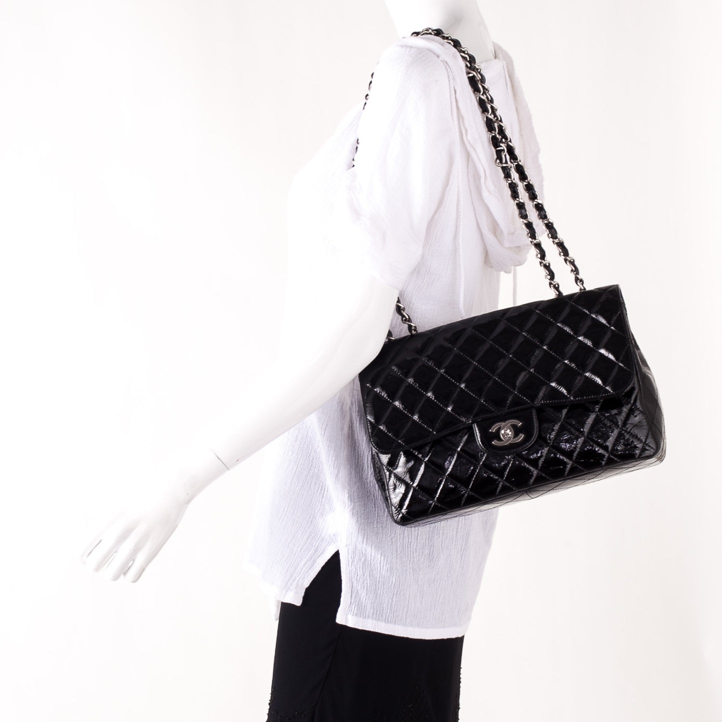 Distressed Patent Jumbo Single Flap Black