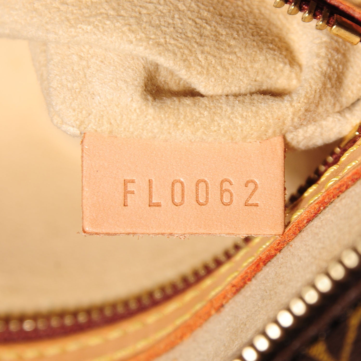 Louis Vuitton Monogram Looping MM 7 of 7