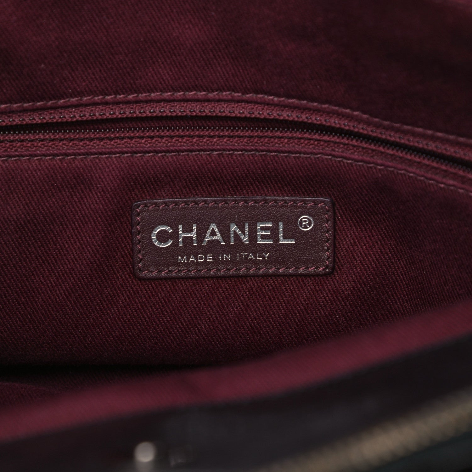 Chanel Crumpled Grained Calfskin Quilted CC Crave Tote Black 6 of 22