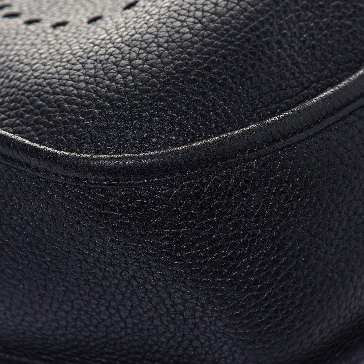 Taurillon Clemence Evelyne III PM Black