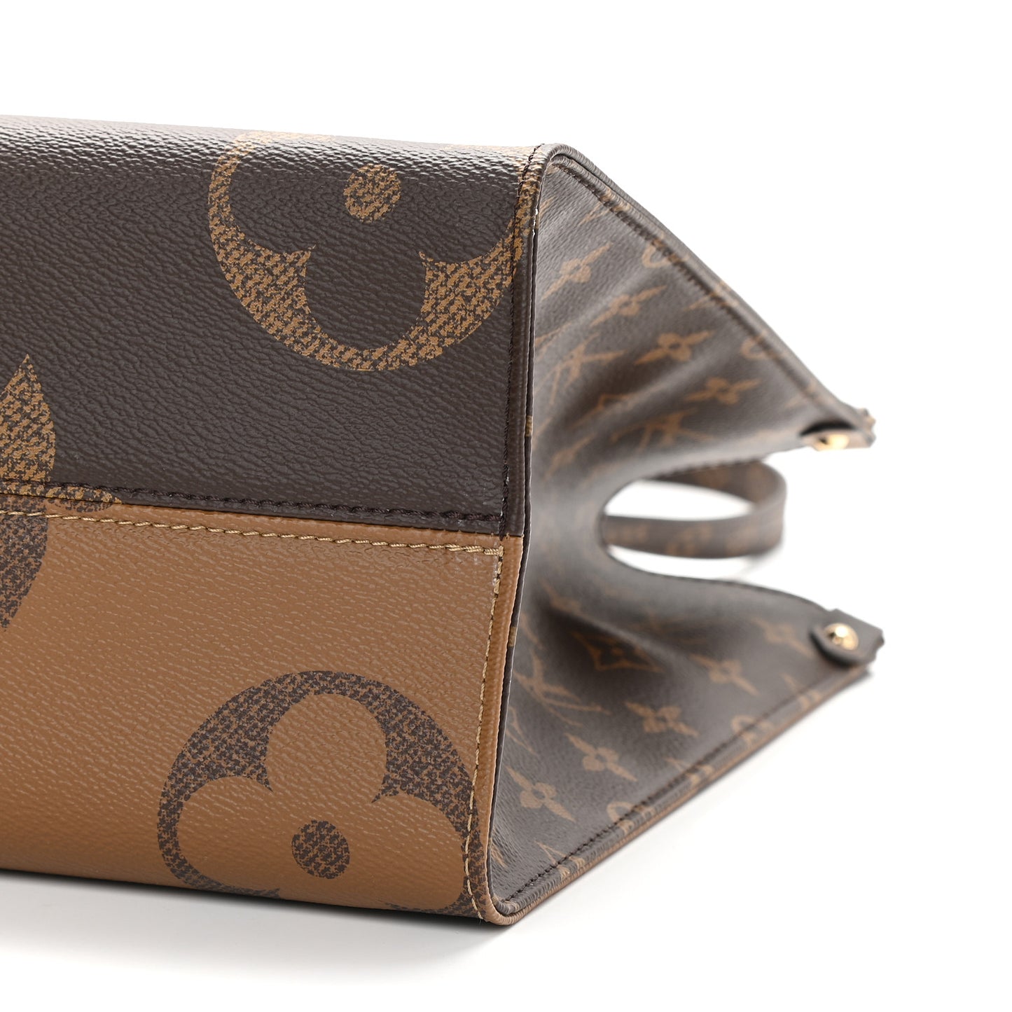Reverse Monogram Giant Onthego MM