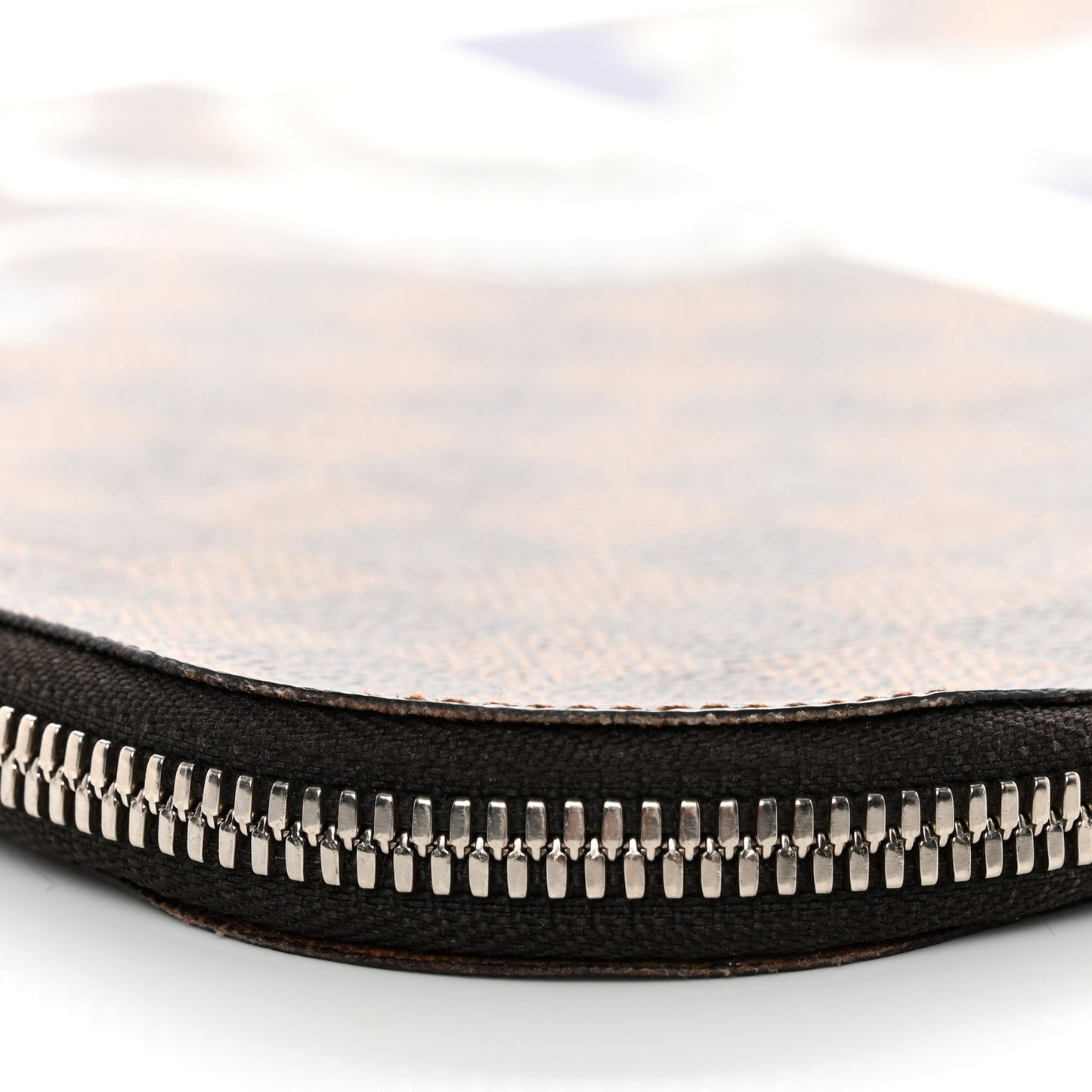 Savane Damier Ebene Lion Chapman Pochette Jour GM