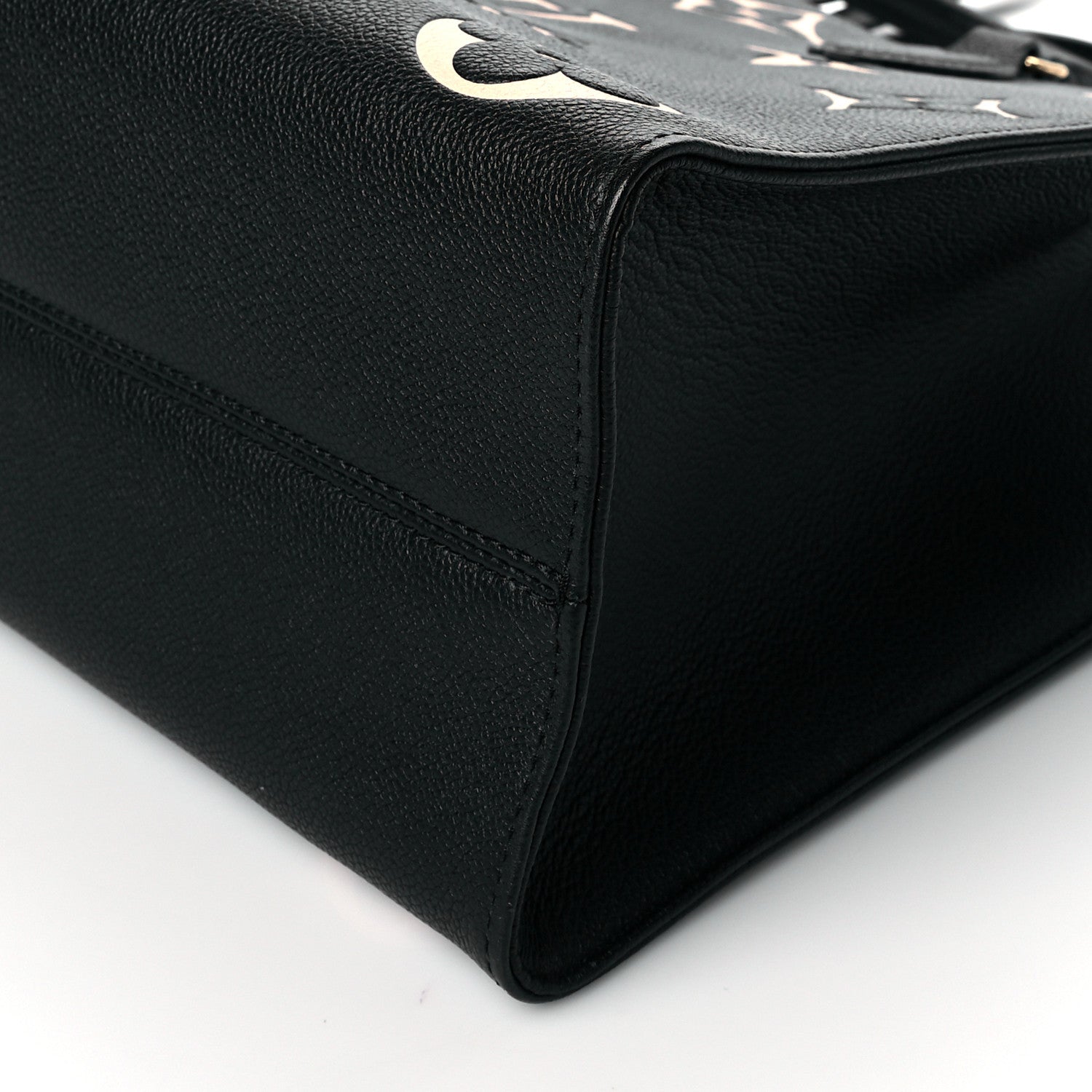 Louis Vuitton Empreinte Monogram Giant Onthego MM Black Beige 9 of 9