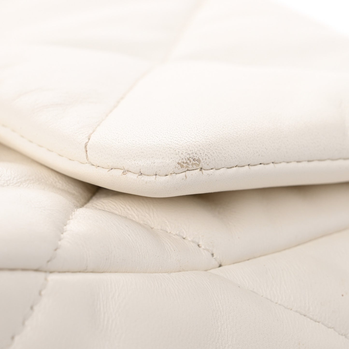 Lambskin Quilted Medium Chanel 19 Flap White
