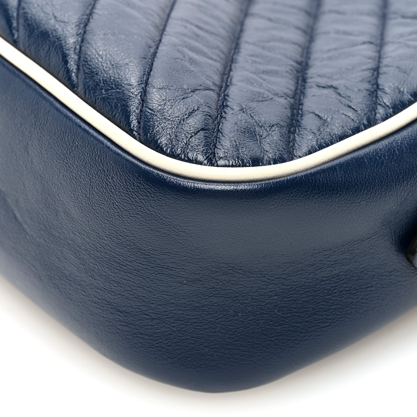 Vintage Effect Calfskin Matelasse Diagonal Small Torchon GG Marmont Chain Shoulder Bag Blue Agata Mystic White