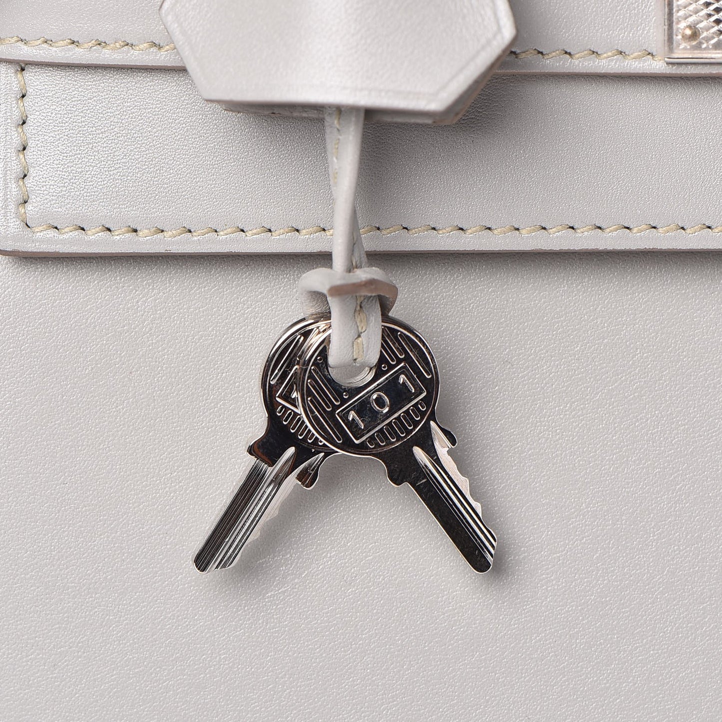 Tadelakt Kelly Sellier Guilloche 28 Gris Perle