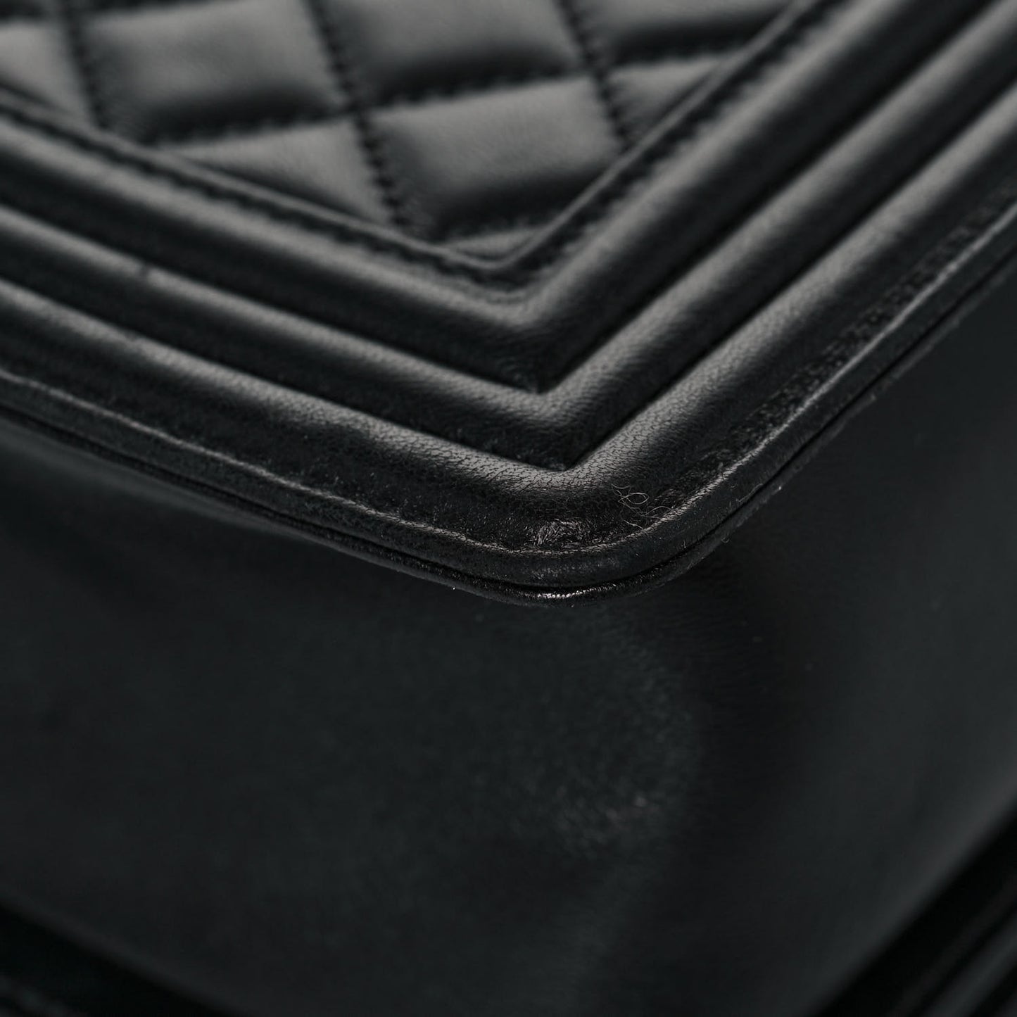 Lambskin Quilted Medium Boy Flap Black
