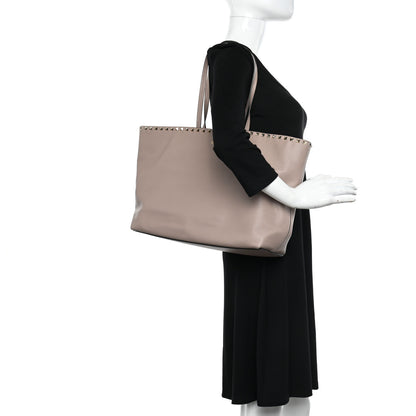 Valentino Garavani Grained Calfskin Rockstud Shoulder Tote Poudre 3 of 11