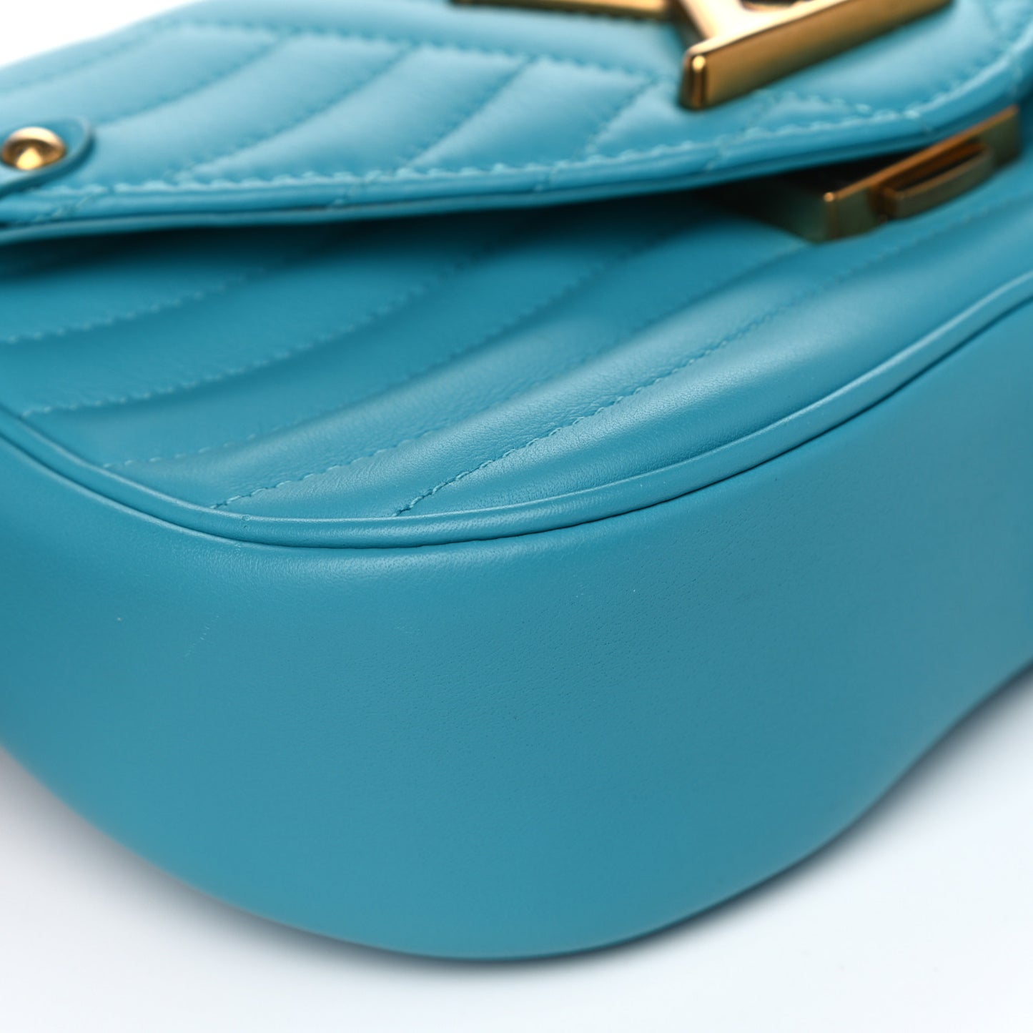 Calfskin New Wave Chain PM Malibu Green