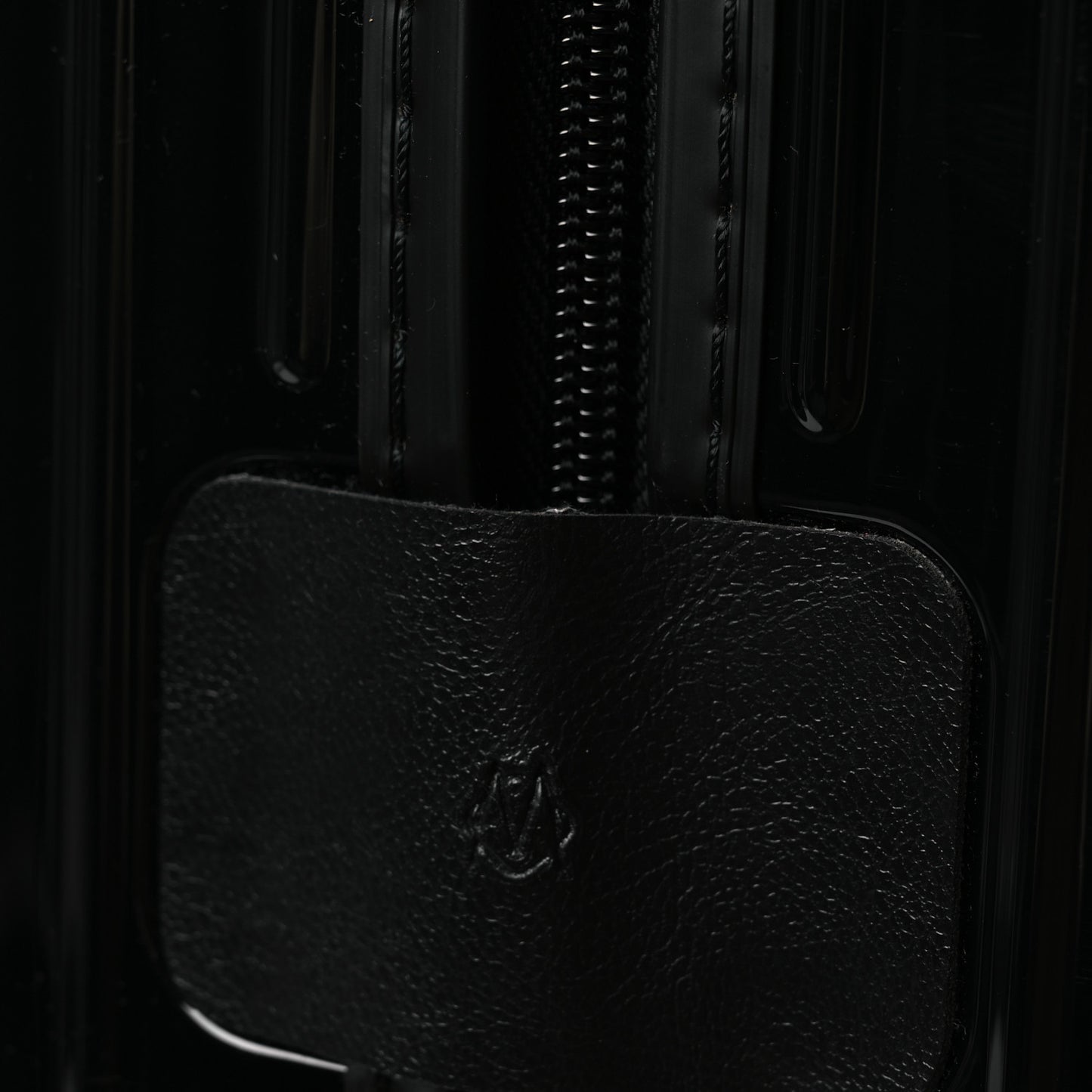 Gloss Polycarbonate Essential Cabin Black