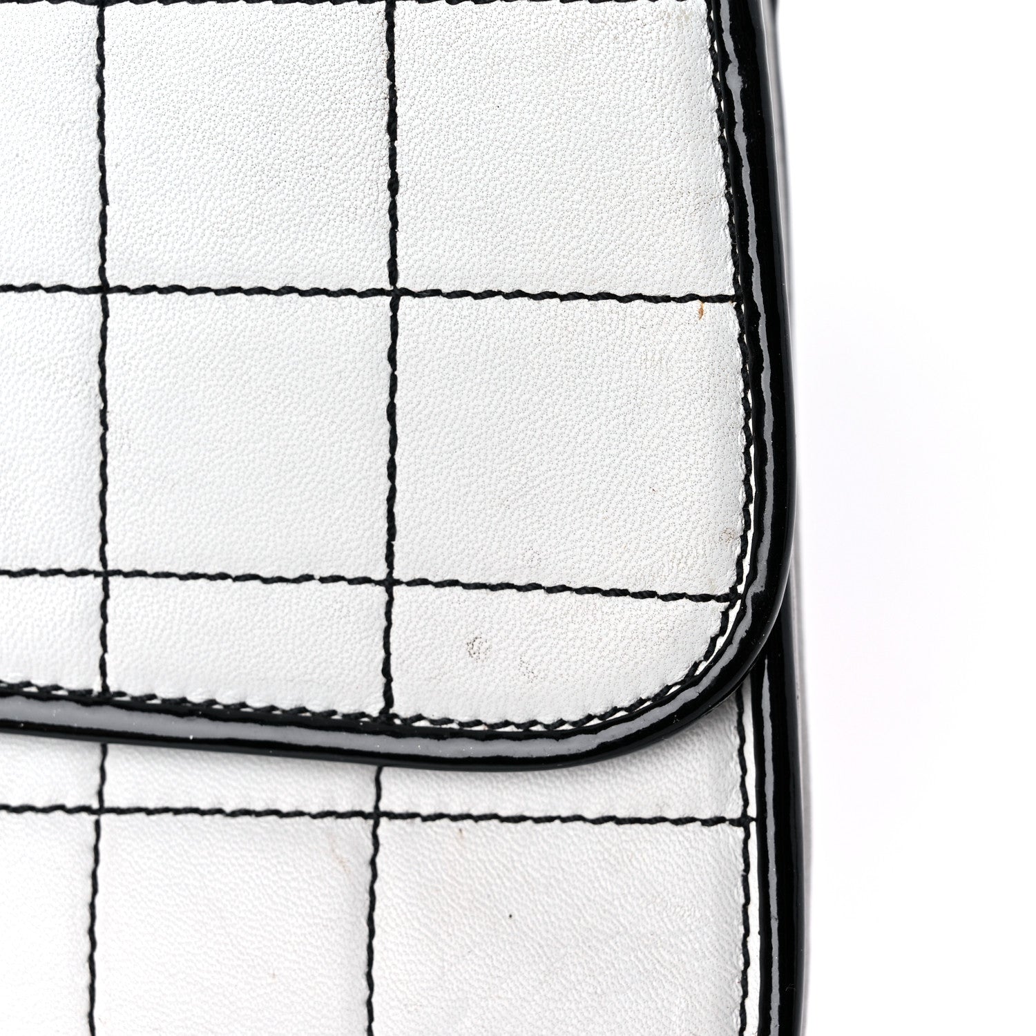 Chanel Lambskin Reissue Chocolate Bar Flap White Black 18 of 30
