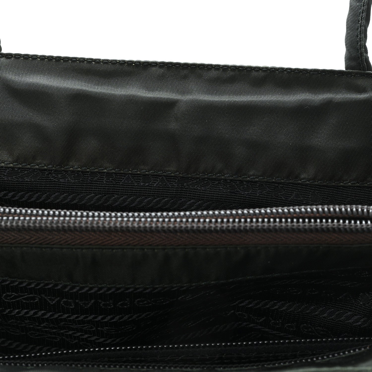 Prada Tessuto Nylon City Tote Bottiglia 10 of 10
