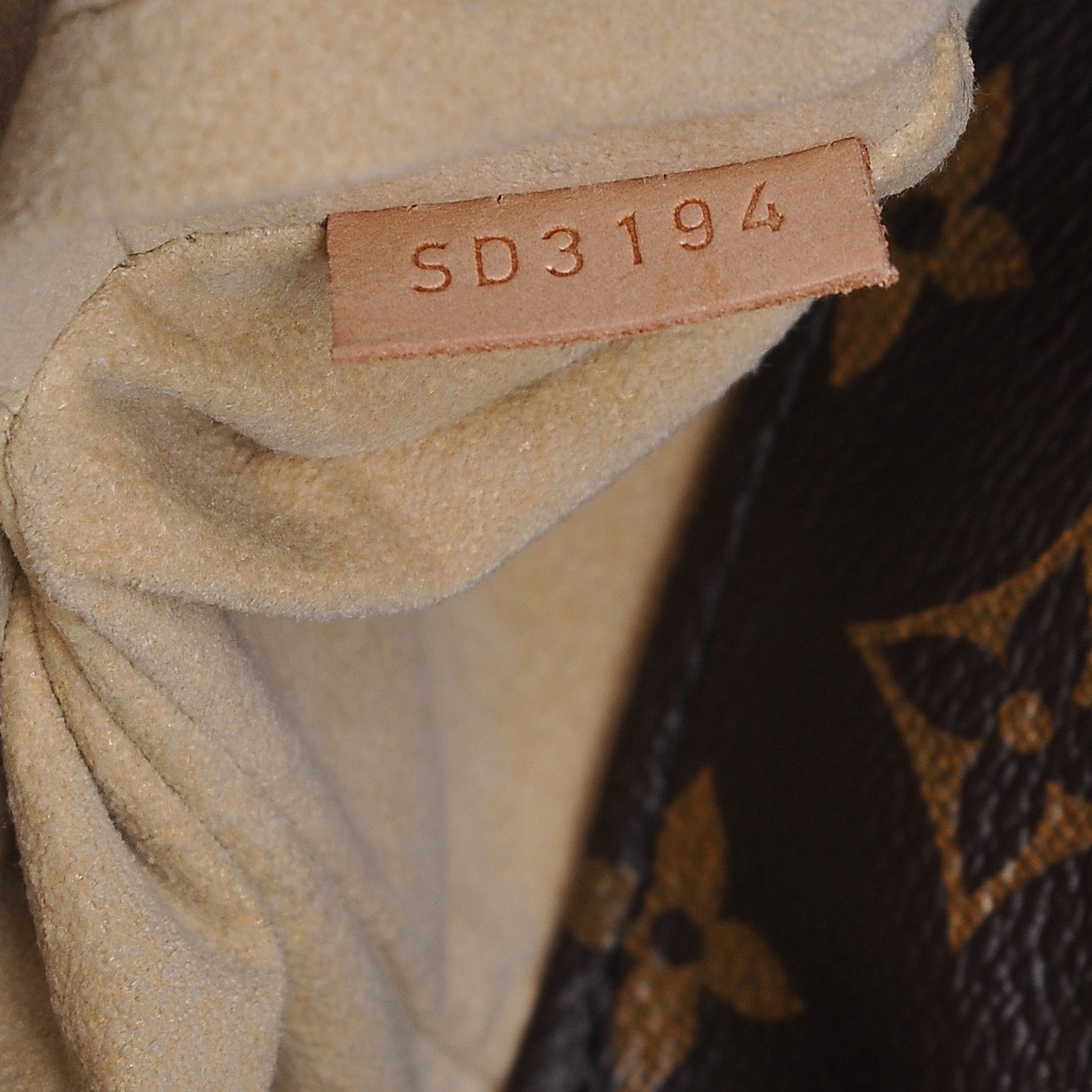 Monogram Artsy MM